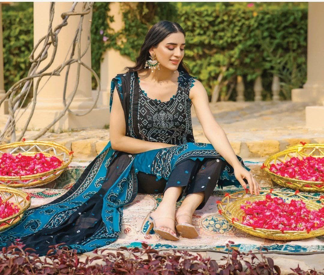 img_anum_cambric_awwal_boutique