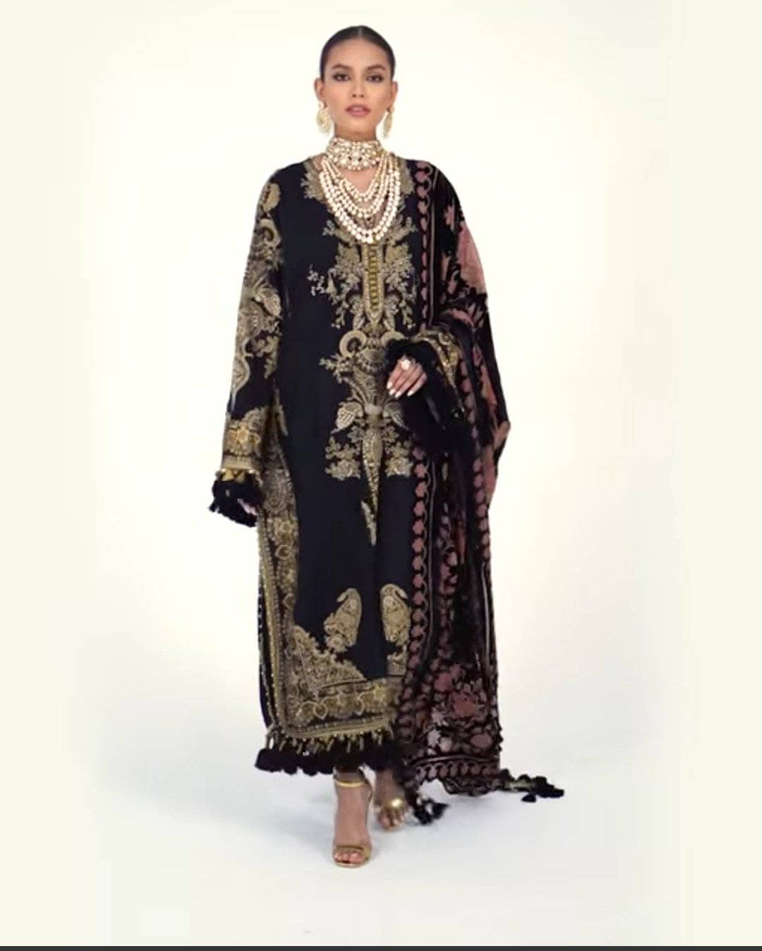 img_sana_safinaz_luxury_winter_21_awwal_boutique