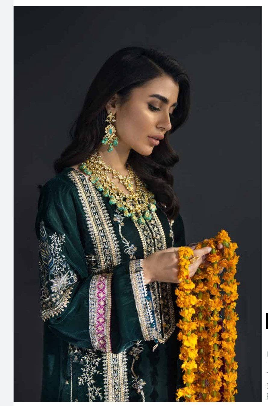 img_nureh_maya_velvet_awwal_boutique