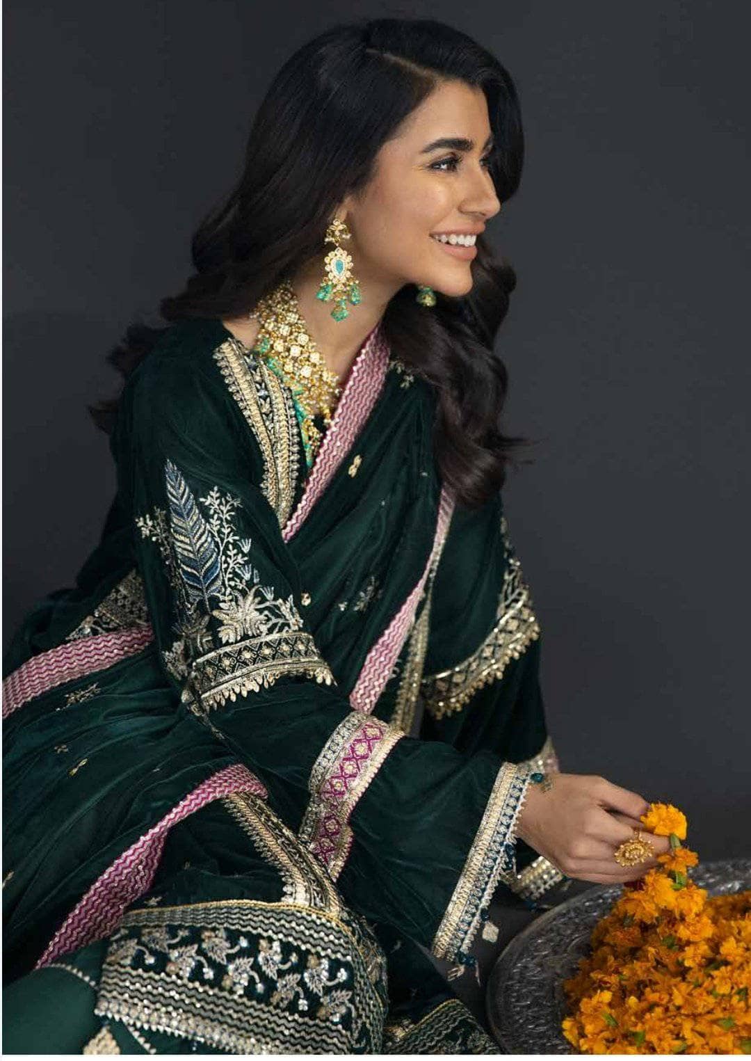 img_nureh_maya_velvet_awwal_boutique