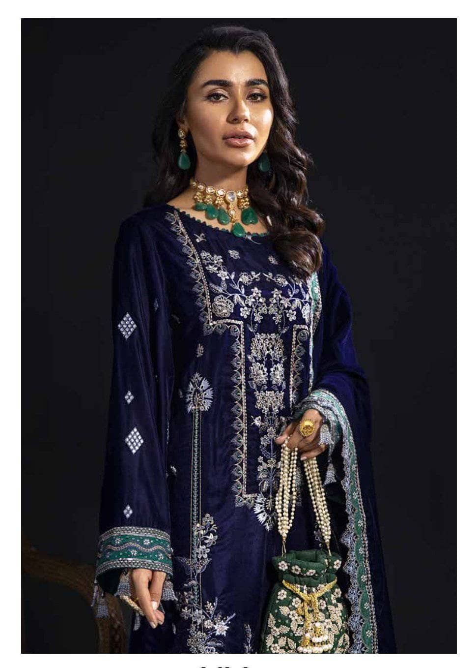 img_nureh_maya_velvet_awwal_boutique