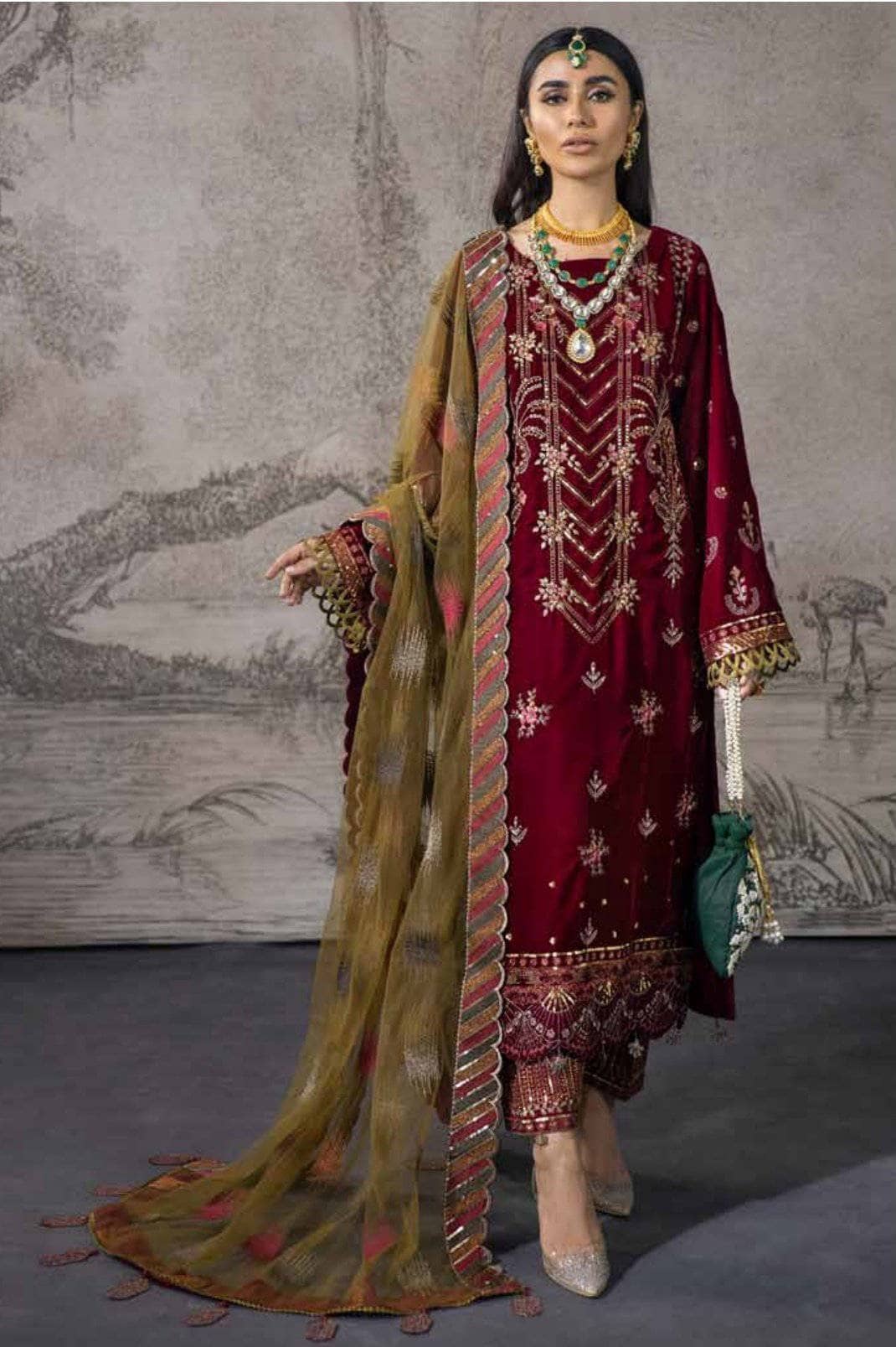 img_nureh_maya_velvet_awwal_boutique