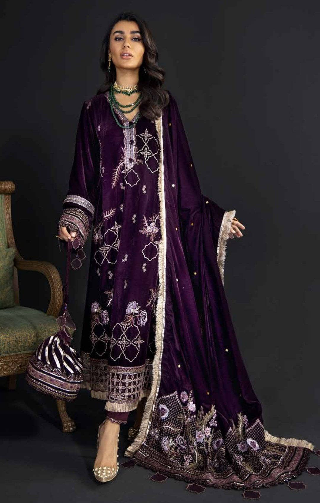 img_nureh_maya_velvet_awwal_boutique