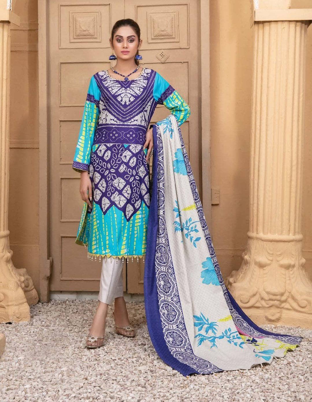 img_amna_sohail_naina_linen_awwal_boutique