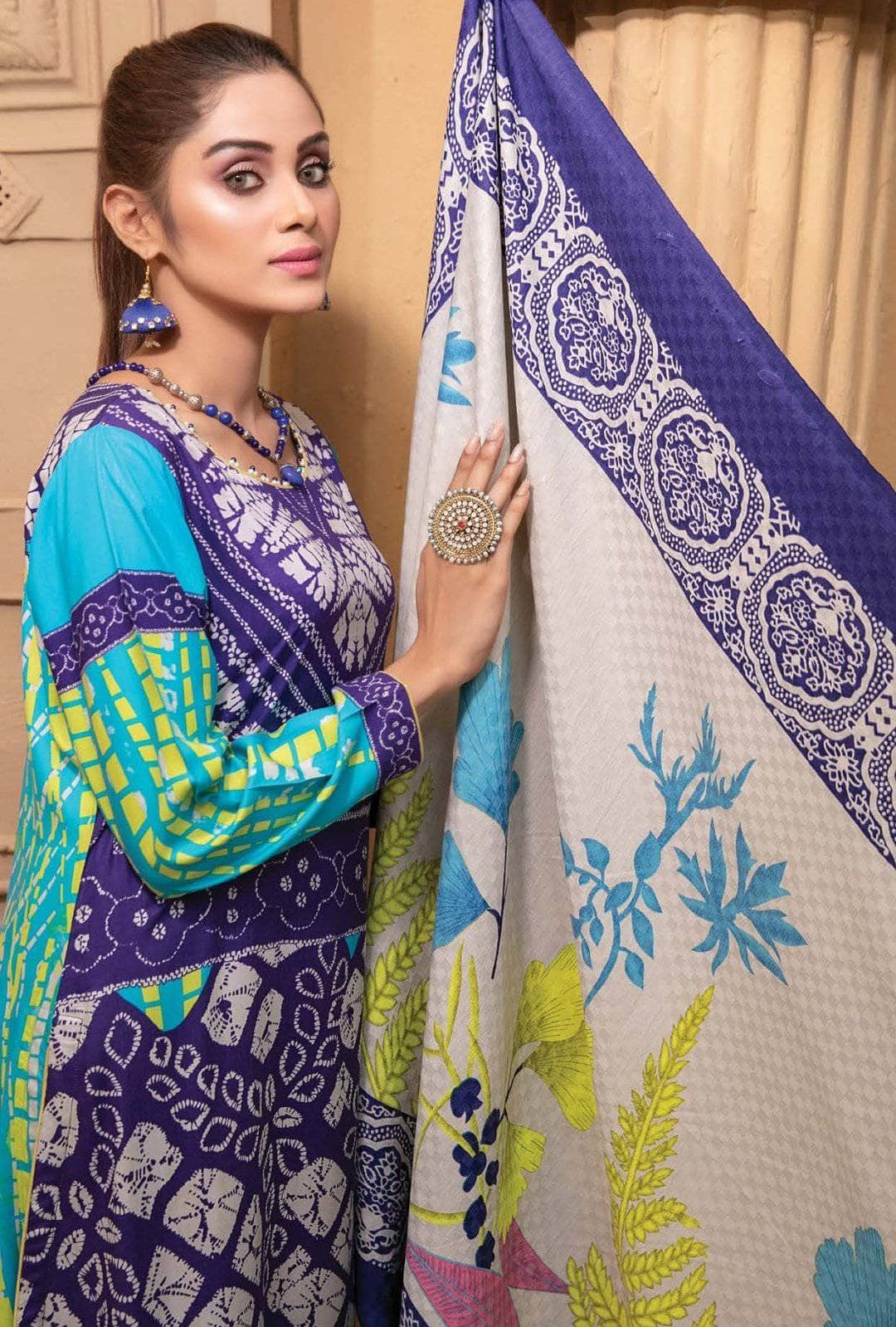 img_amna_sohail_naina_linen_awwal_boutique