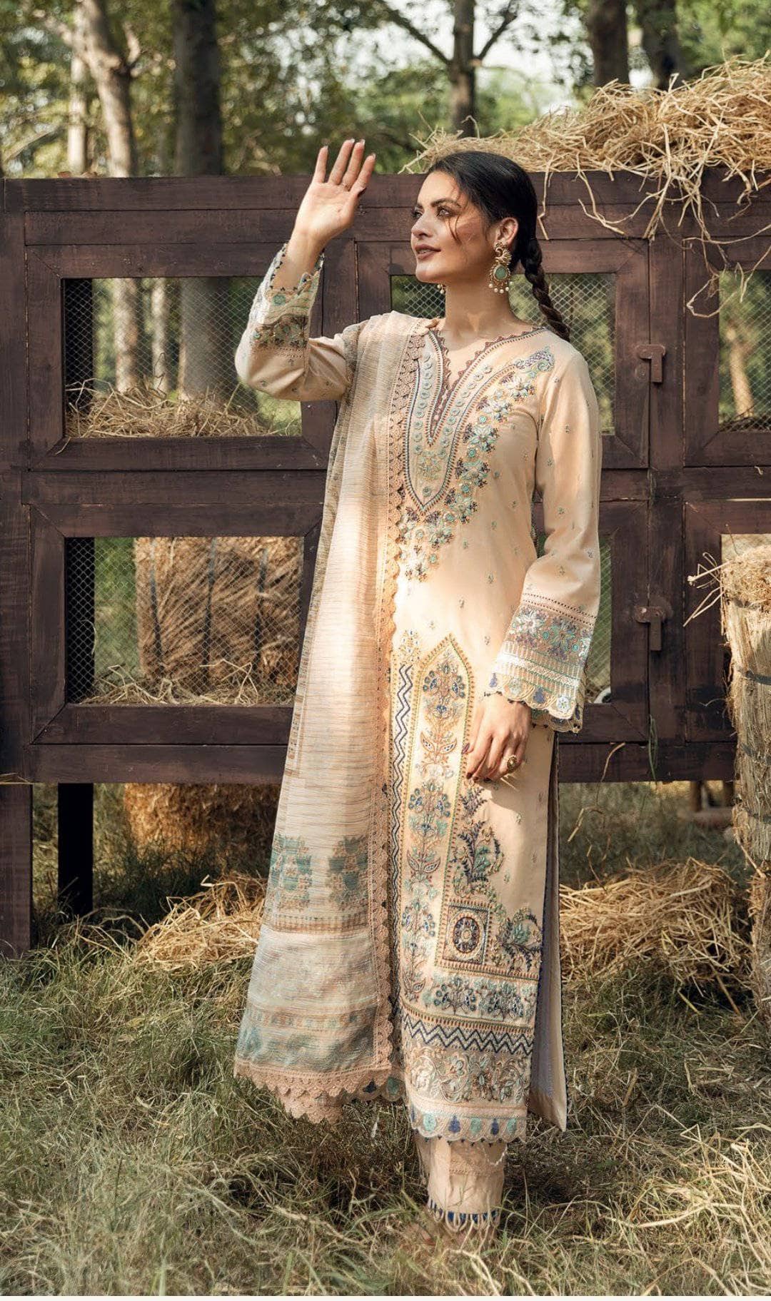 img_qalamkar_luxury_shawl_collection_awwal_boutique