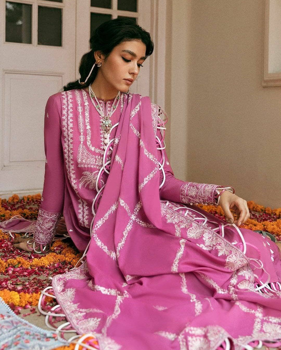 img_spotted_in_zaha_winter_awwal_boutique