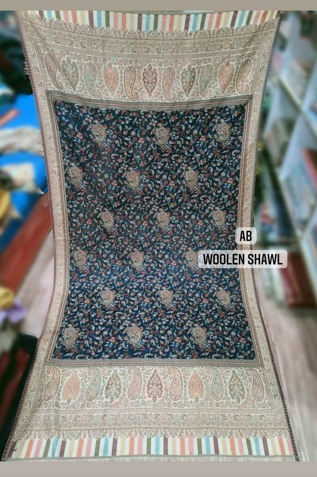 img_woolen_shawl_awwal_boutique