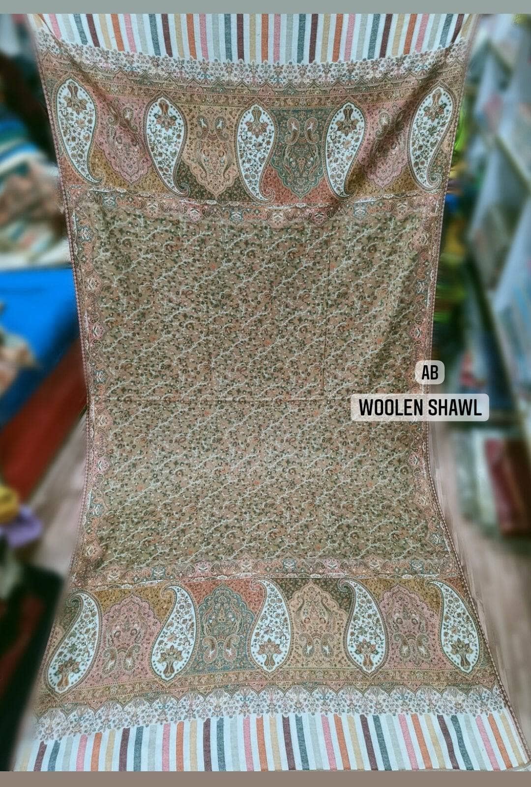img_woolen_shawl_awwal_boutique