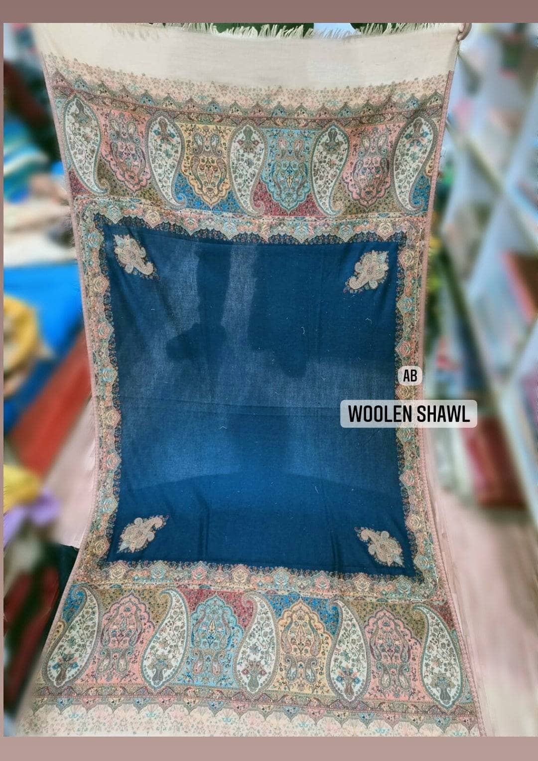 img_woolen_shawl_awwal_boutique