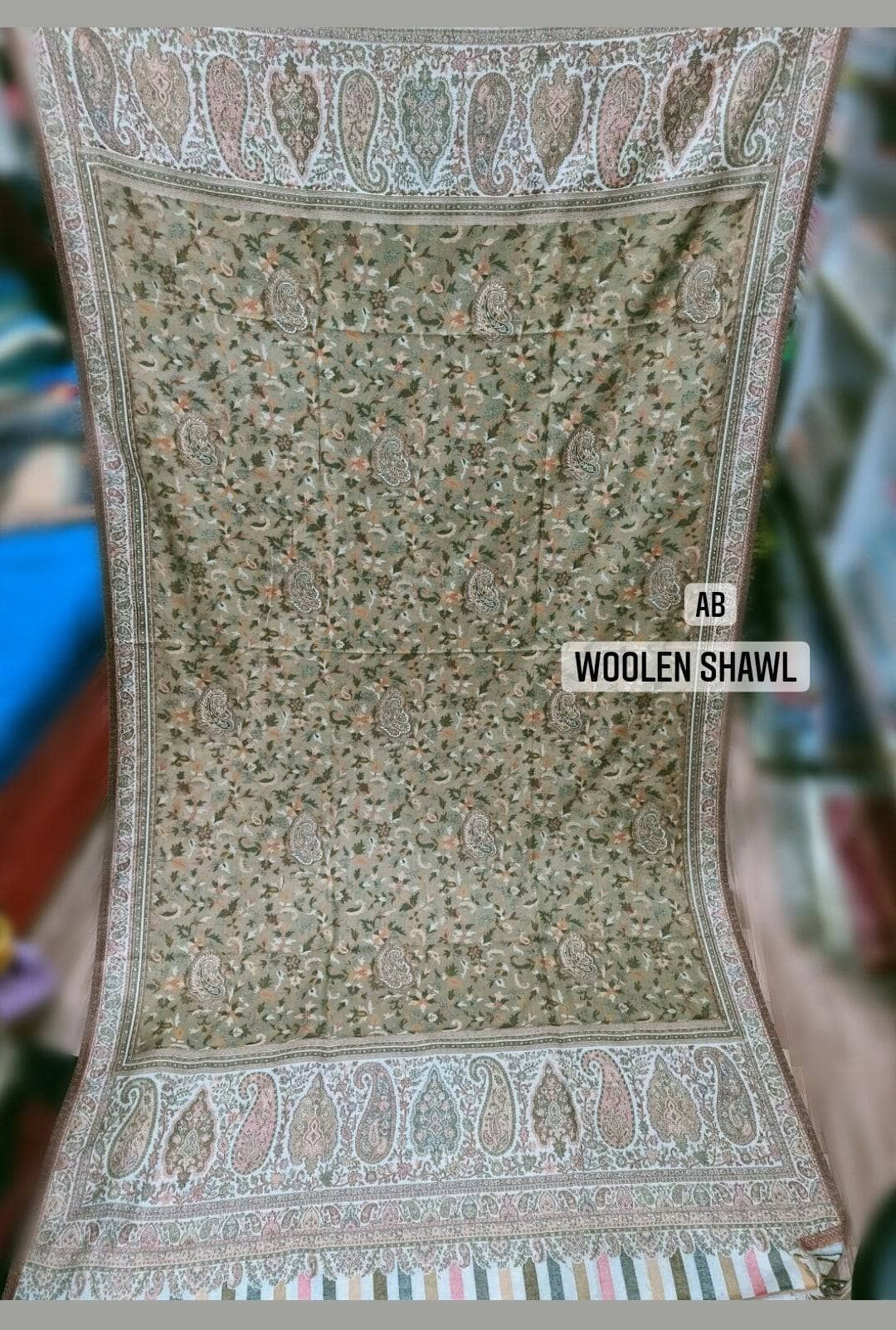img_woolen_shawl_awwal_boutique