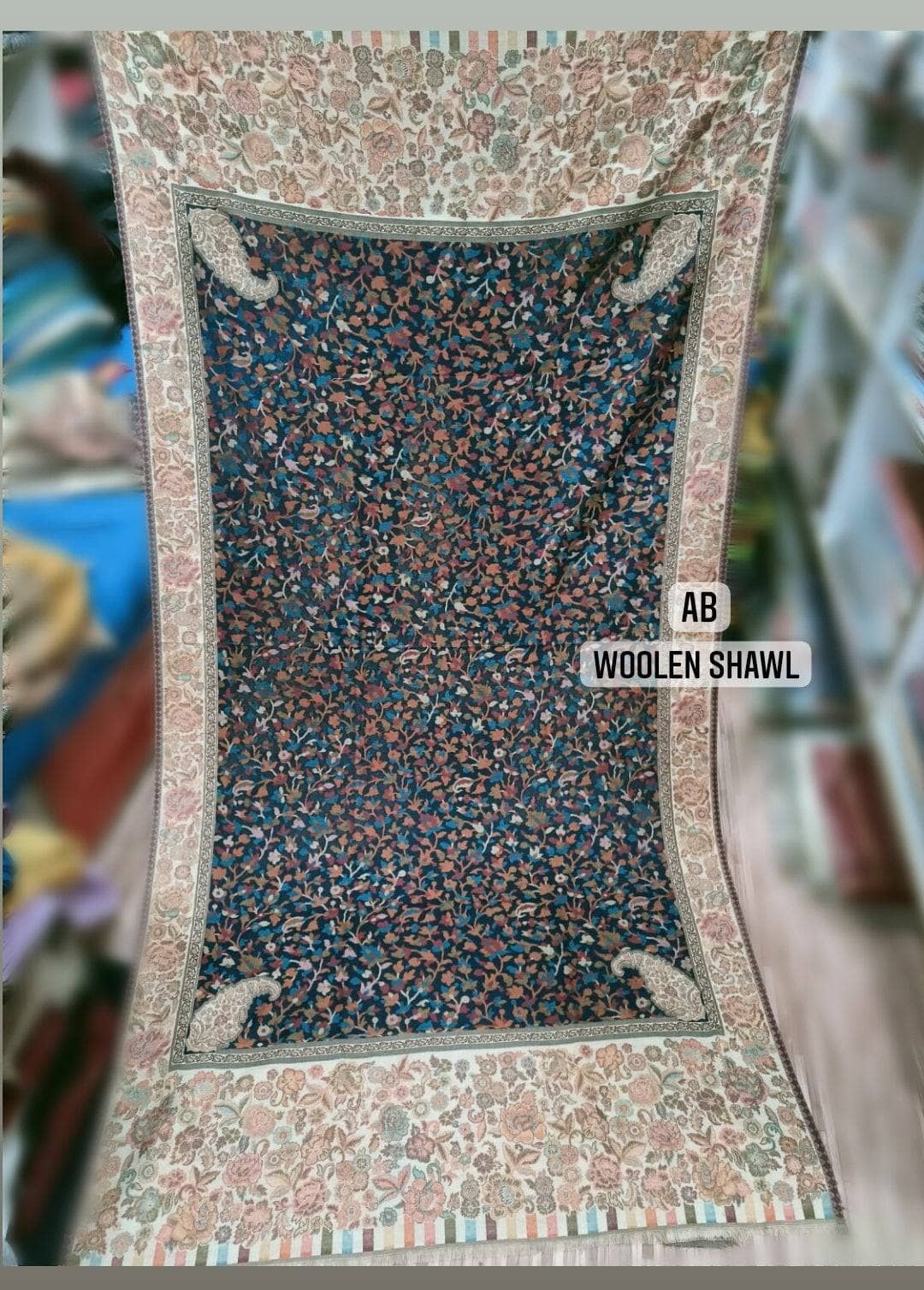 img_woolen_shawl_awwal_boutique