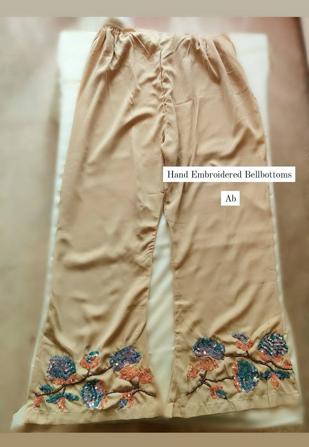 img_hand_embroidered_bellbottoms_awwal_boutique
