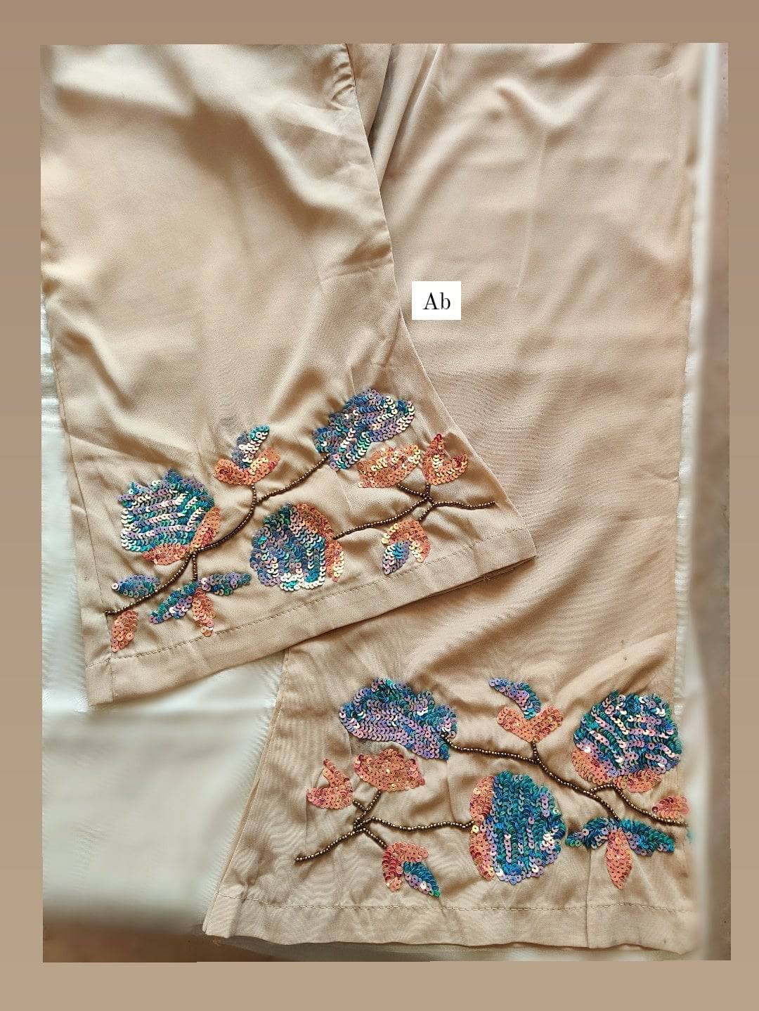 img_hand_embroidered_bellbottoms_awwal_boutique