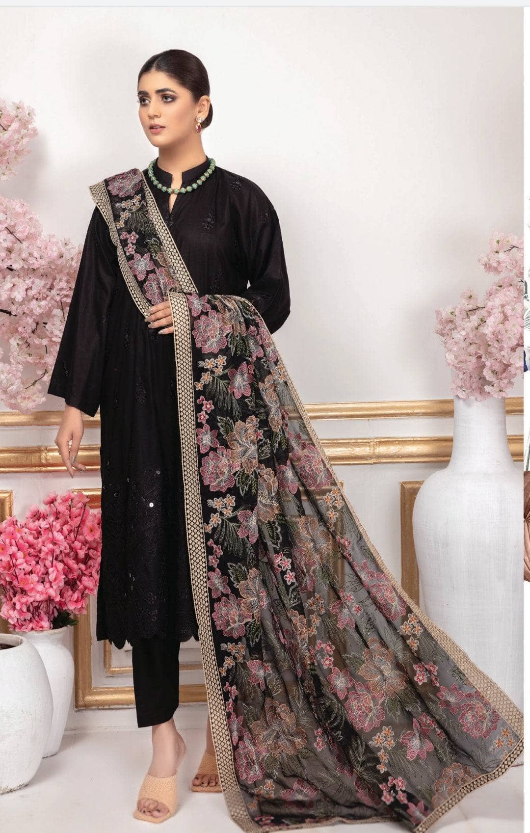 img_premium_embroidered_chiffon_dupatta_by_alaya