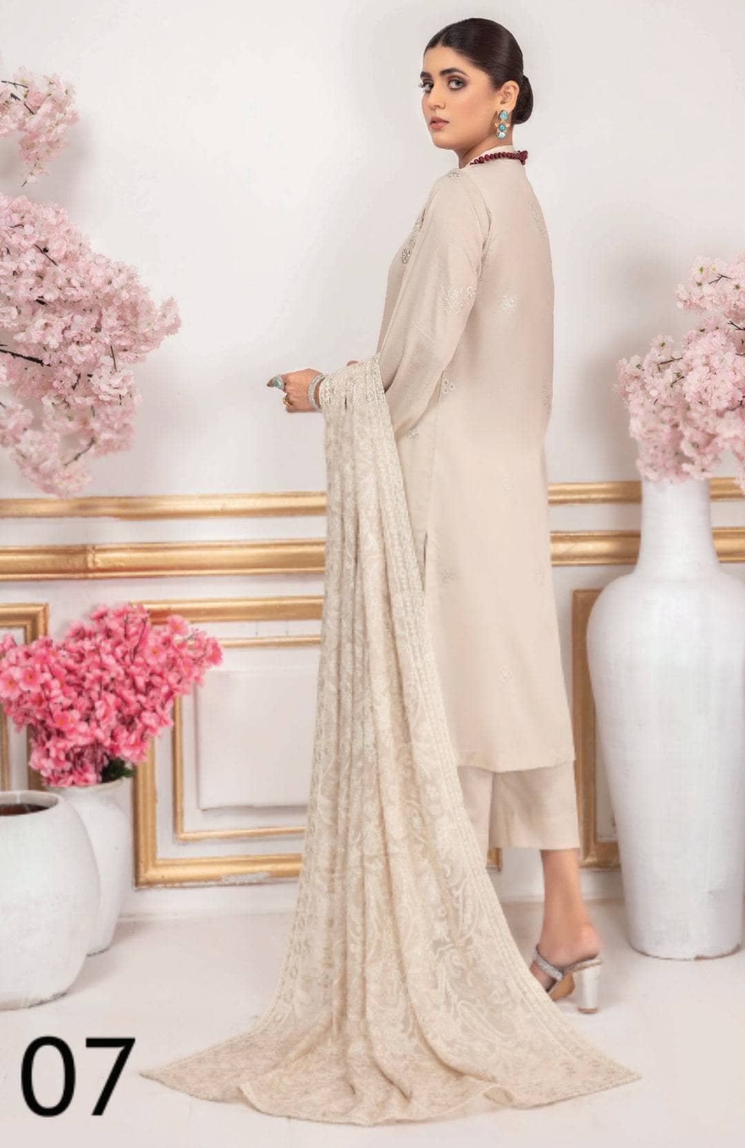 img_premium_embroidered_chiffon_dupatta_by_alaya