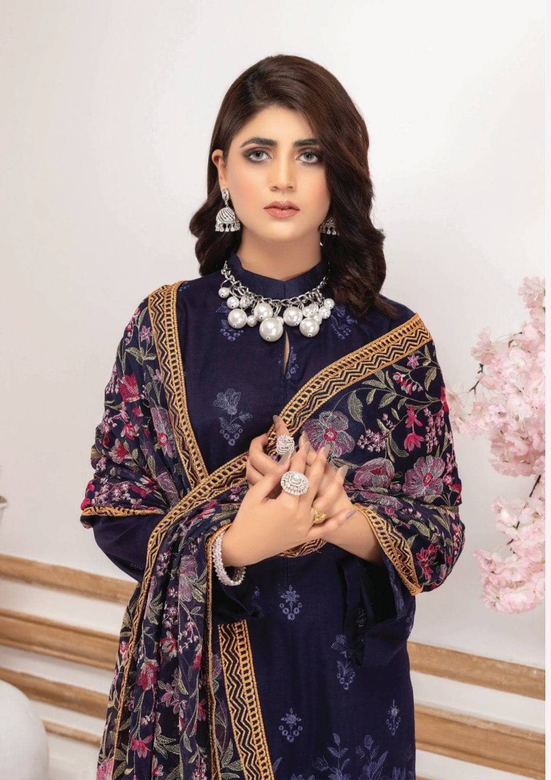 img_premium_embroidered_chiffon_dupatta_by_alaya