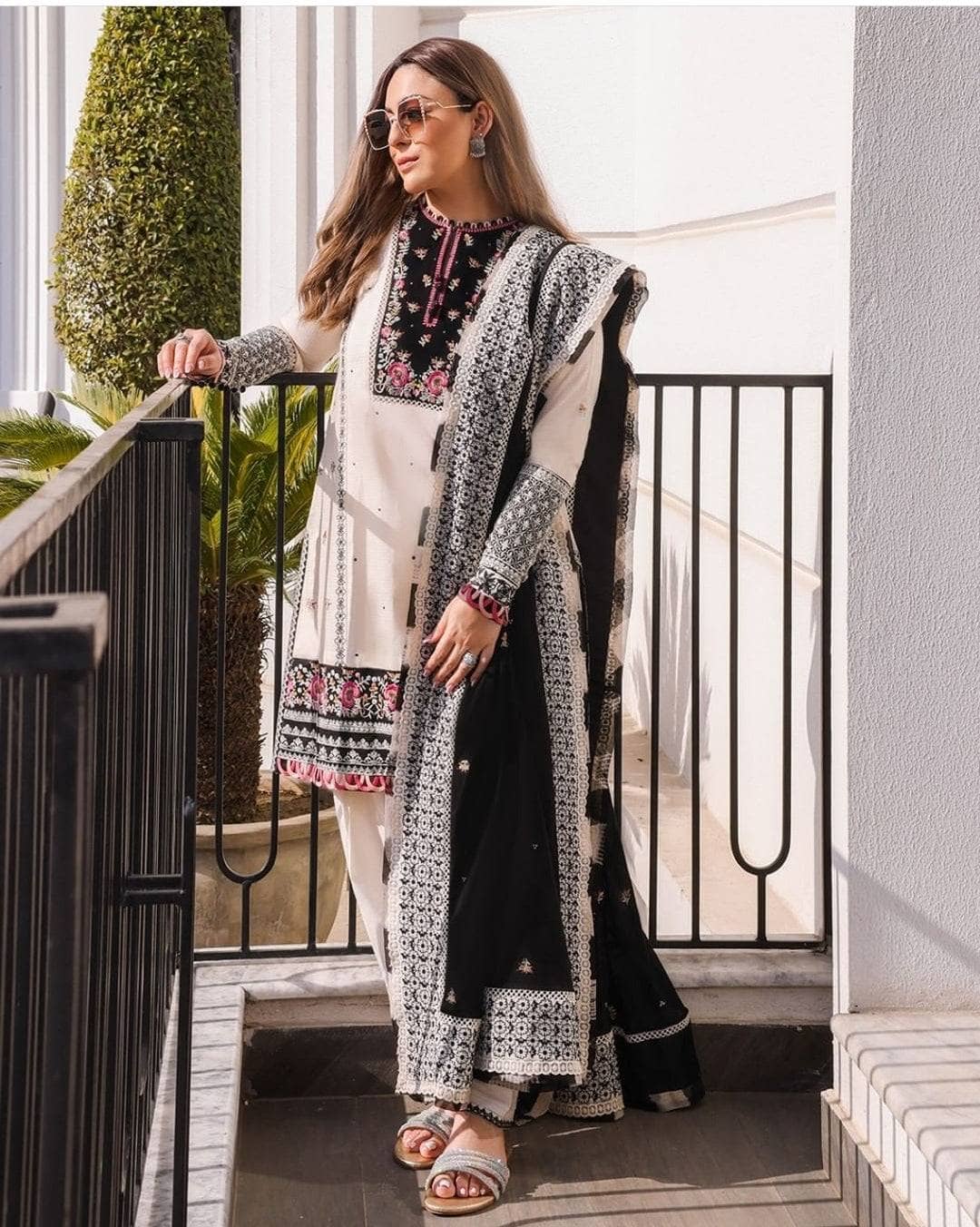 img_zaha_lawn_22_awwal_boutique