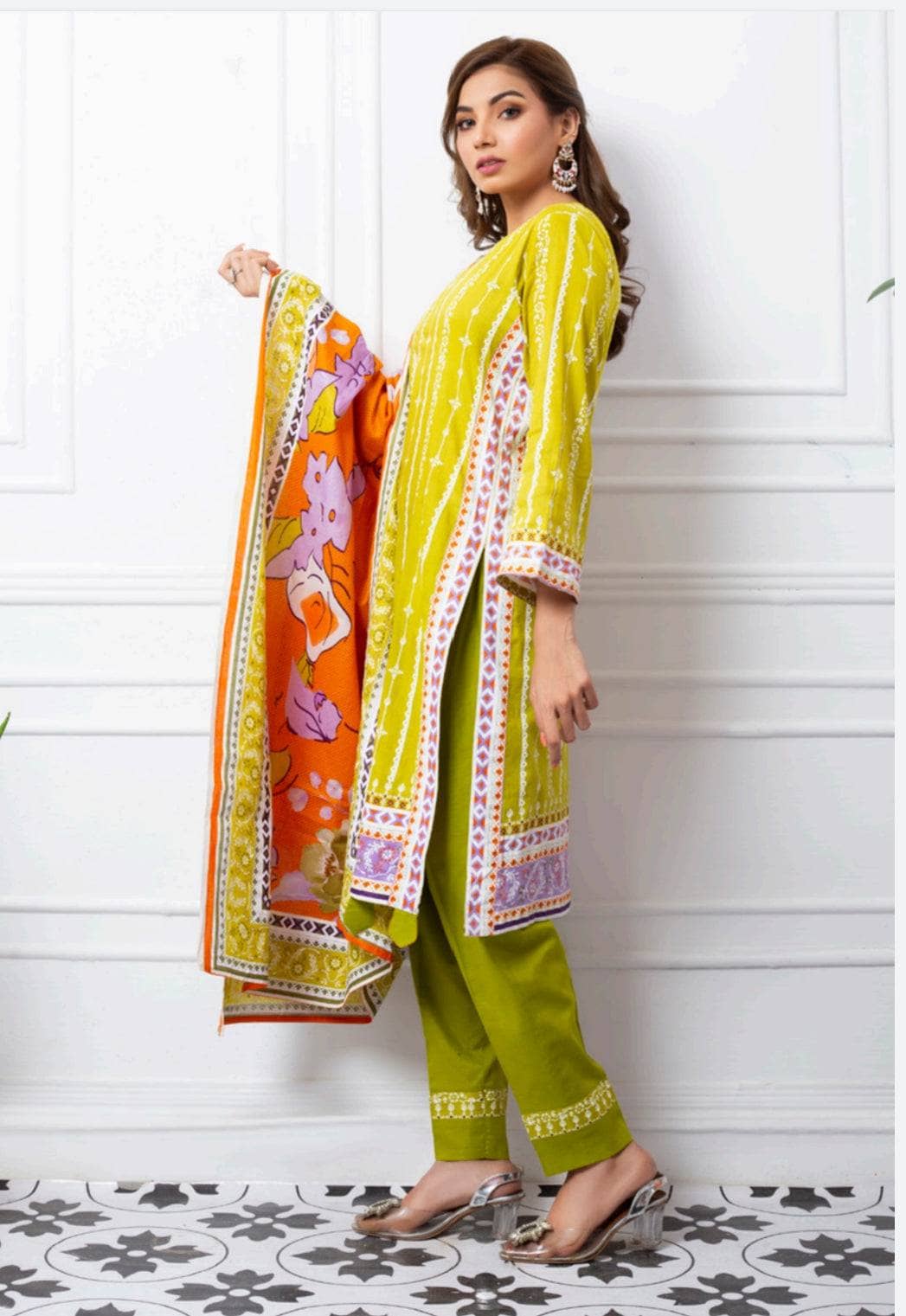 img_erum_misha_economy_lawn_22_awwal_boutique