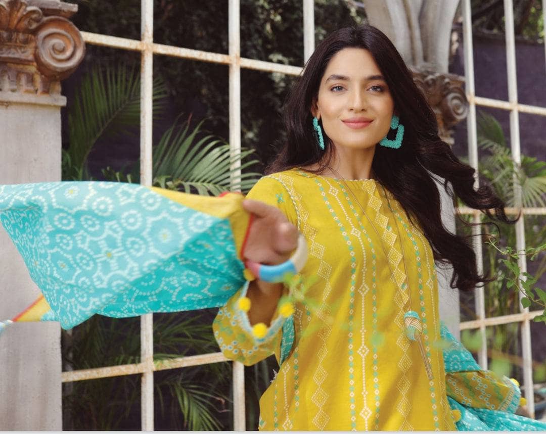 img_lsm_komal_lawn_22_awwal_boutique