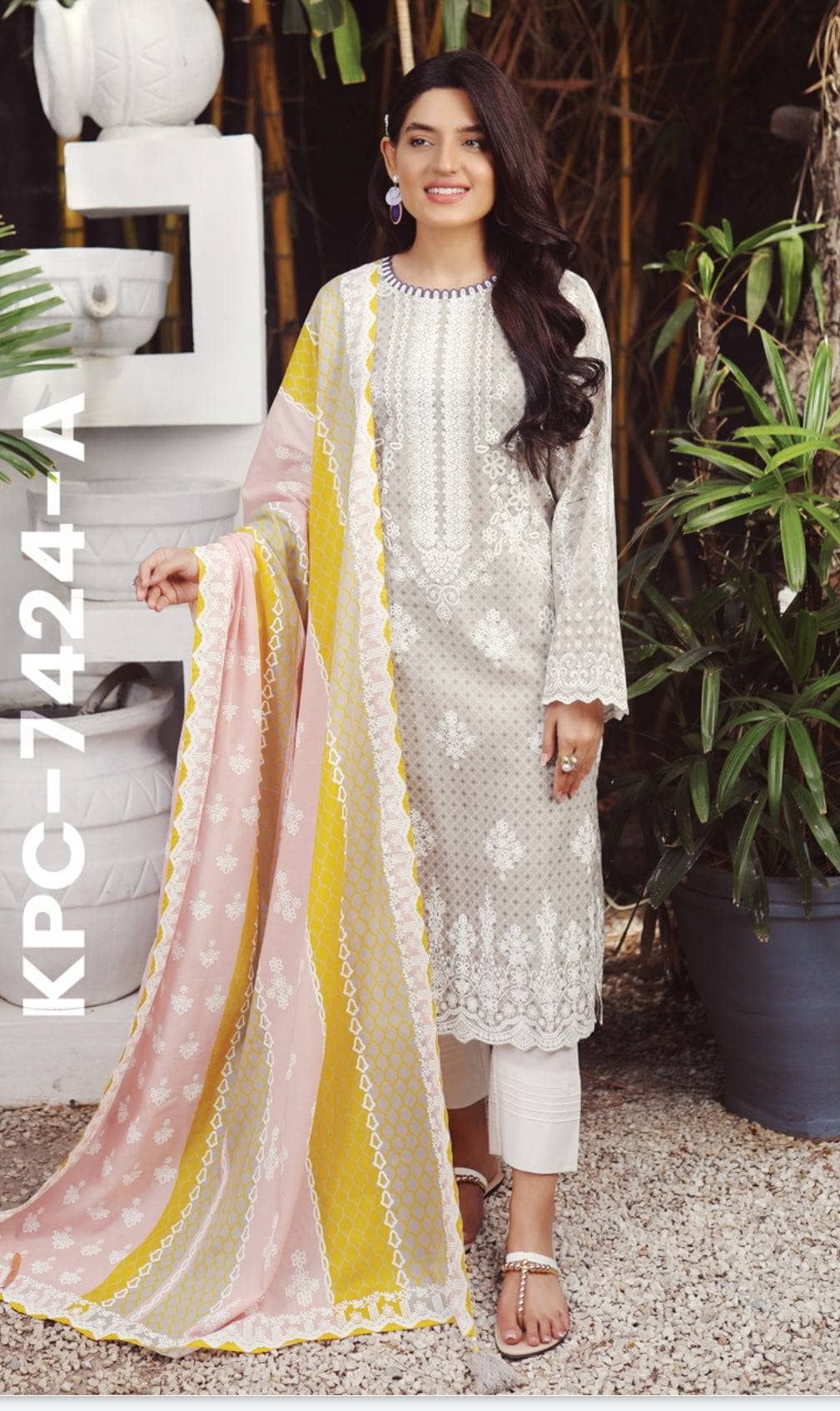 img_lsm_komal_lawn_22_awwal_boutique