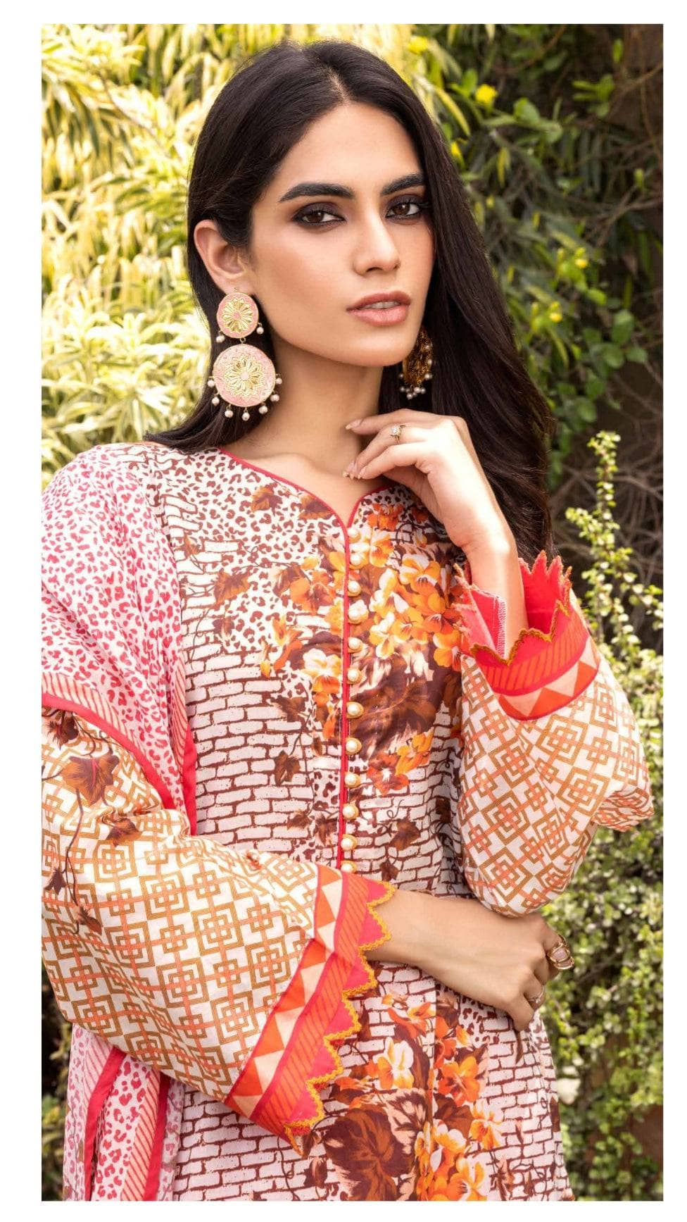 img_gul_ahmed_regalia_awwal_boutique