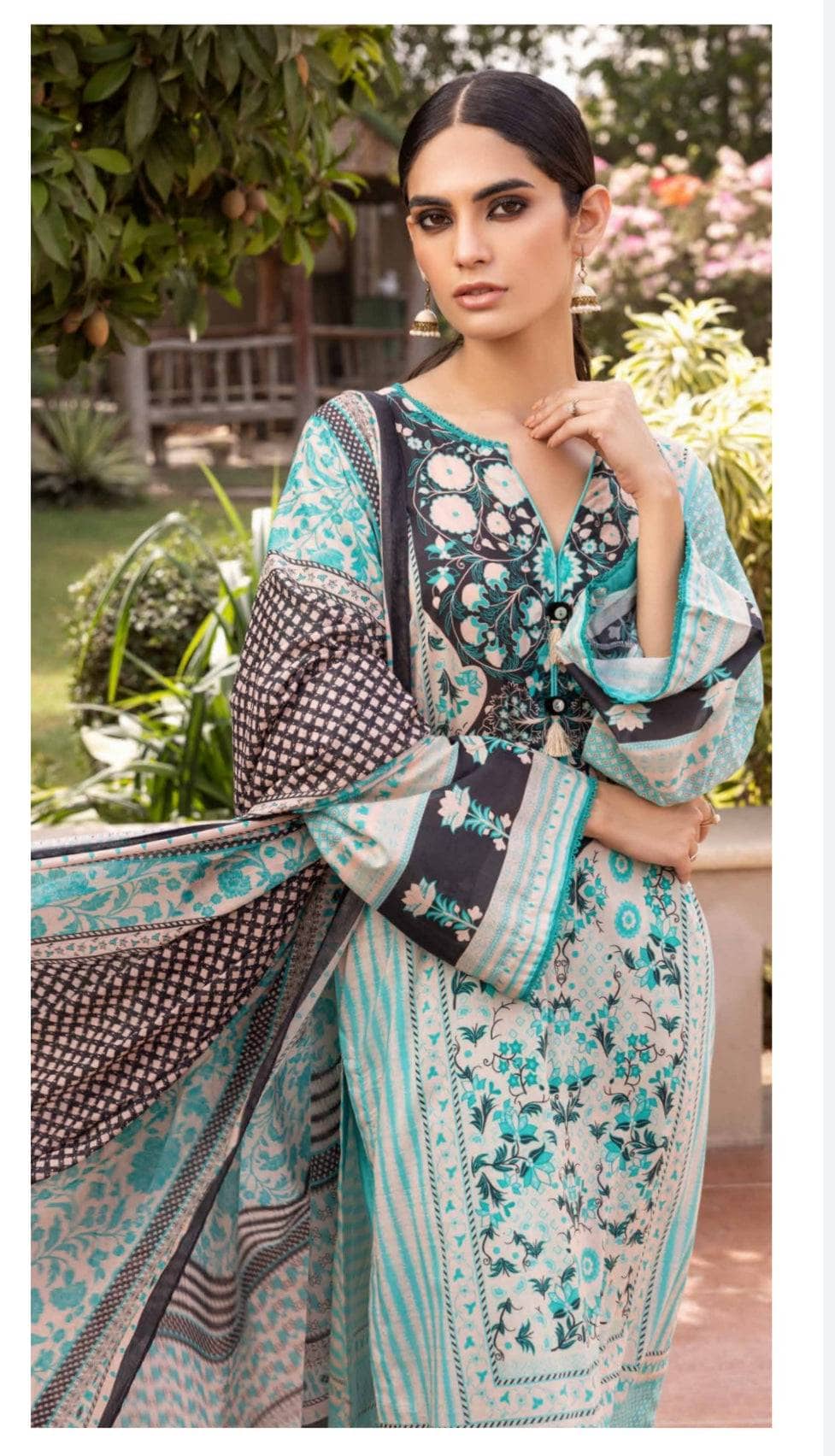 img_gul_ahmed_regalia_awwal_boutique