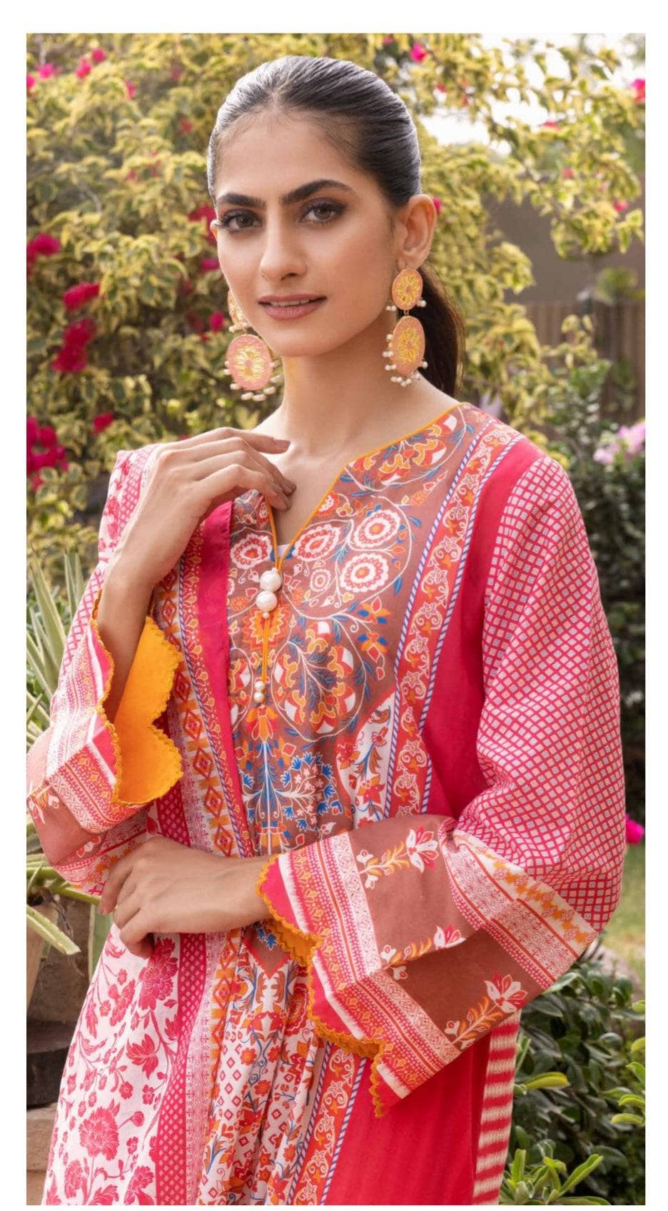 img_gul_ahmed_regalia_awwal_boutique