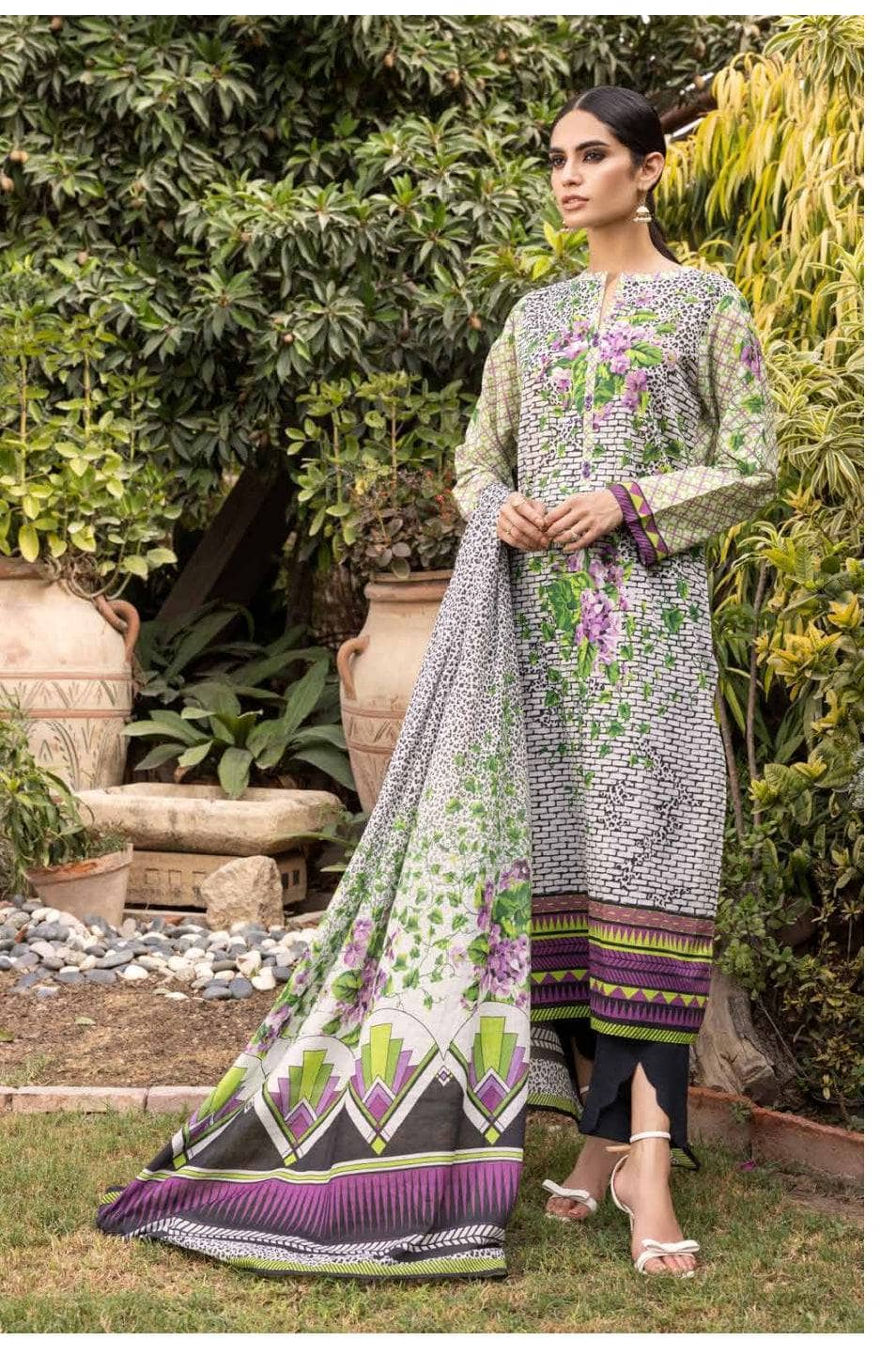 img_gul_ahmed_regalia_awwal_boutique