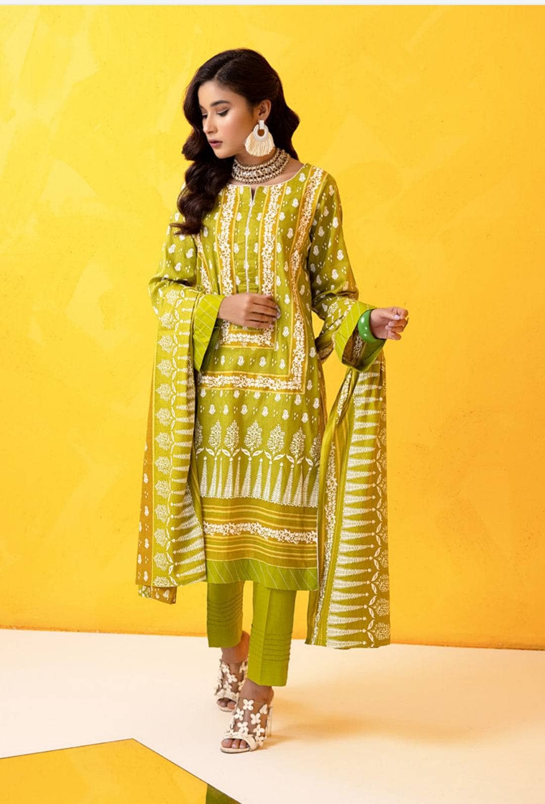 img_erum_misha_lawn_22_awwal_boutique