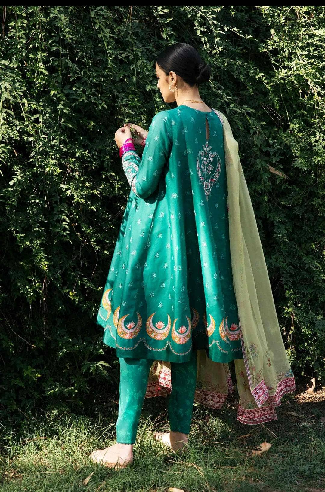 img_coco_by_zara_shahjahan_vol_2_awwal_boutique