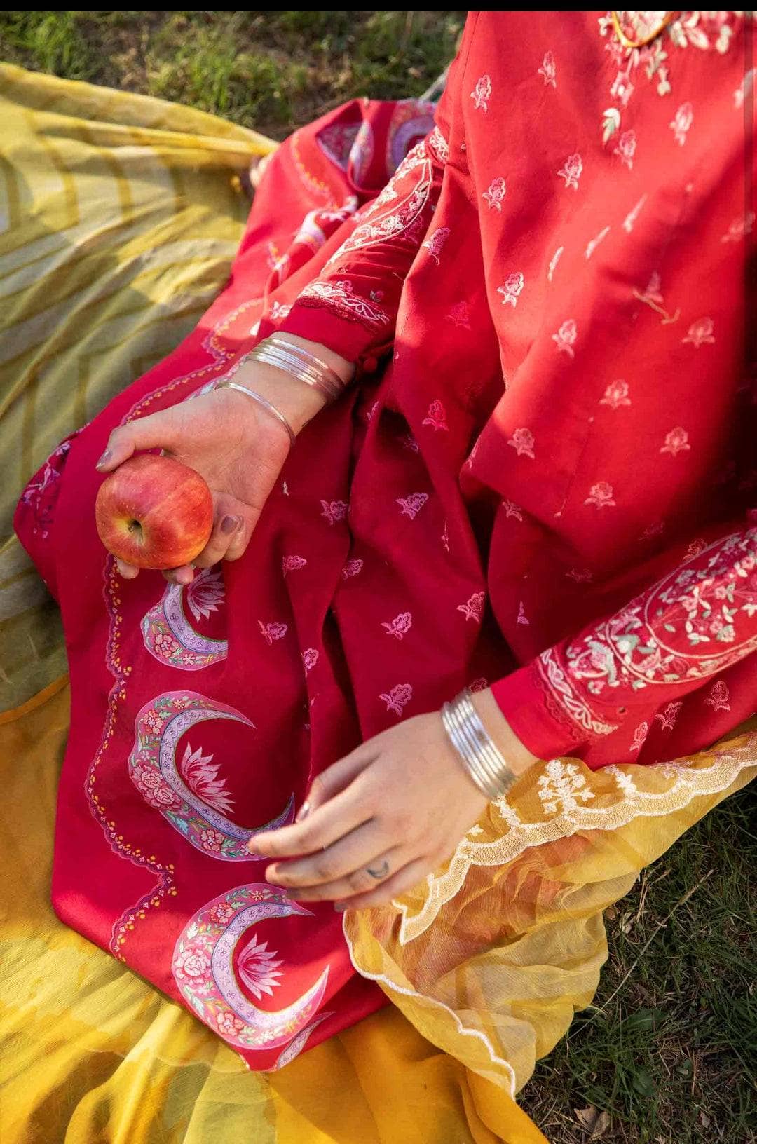 img_coco_by_zara_shahjahan_vol_2_awwal_boutique