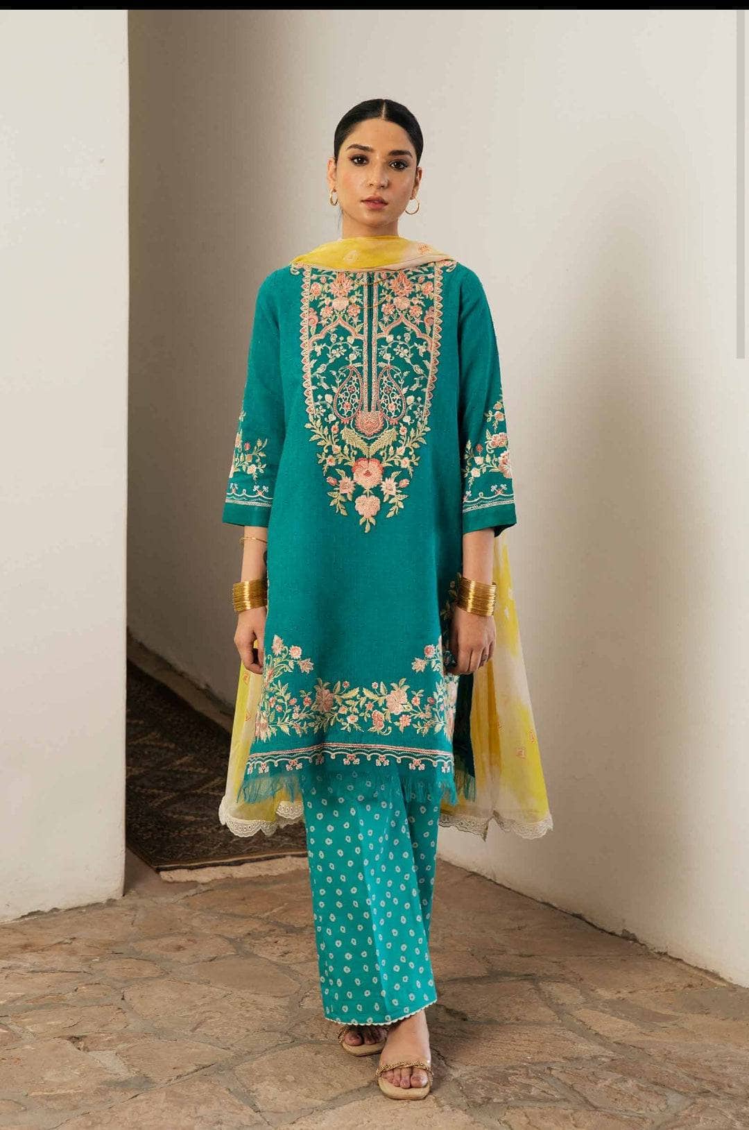 img_coco_by_zara_shahjahan_vol_2_awwal_boutique