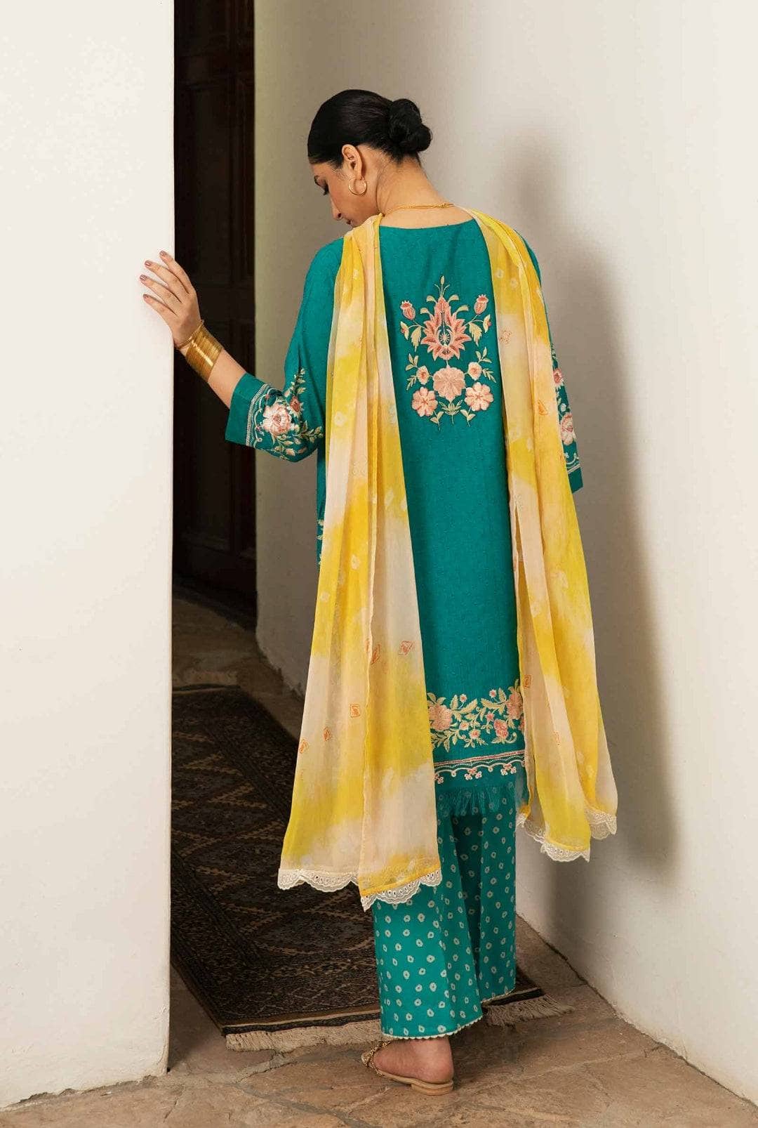 img_coco_by_zara_shahjahan_vol_2_awwal_boutique
