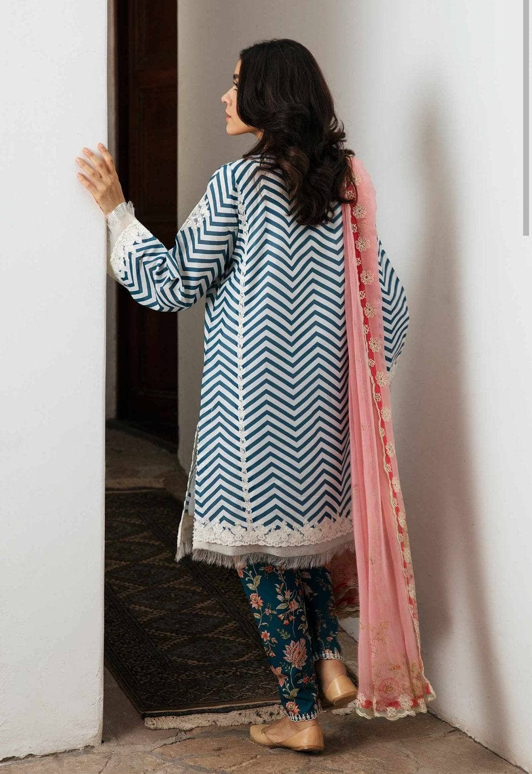 img_coco_by_zara_shahjahan_vol_2_awwal_boutique