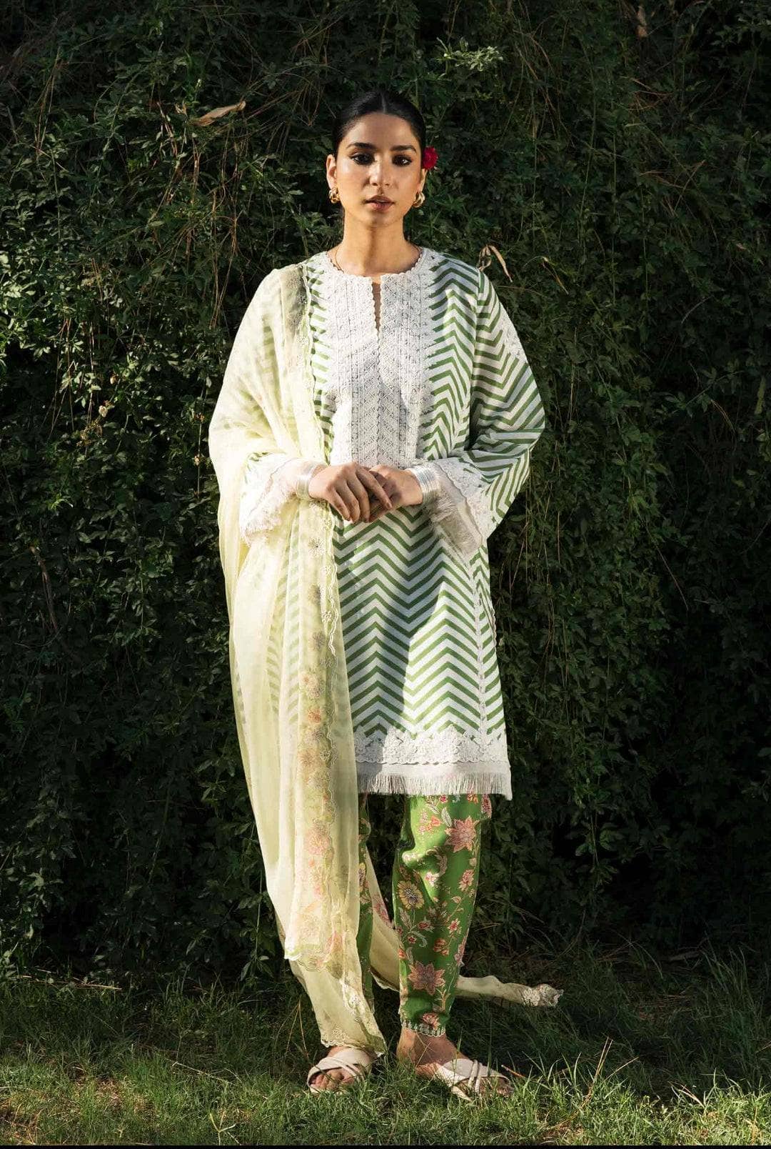 img_coco_by_zara_shahjahan_vol_2_awwal_boutique