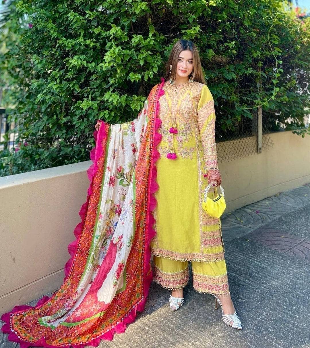 img_hussain_rehar_sarab_awwal_boutique