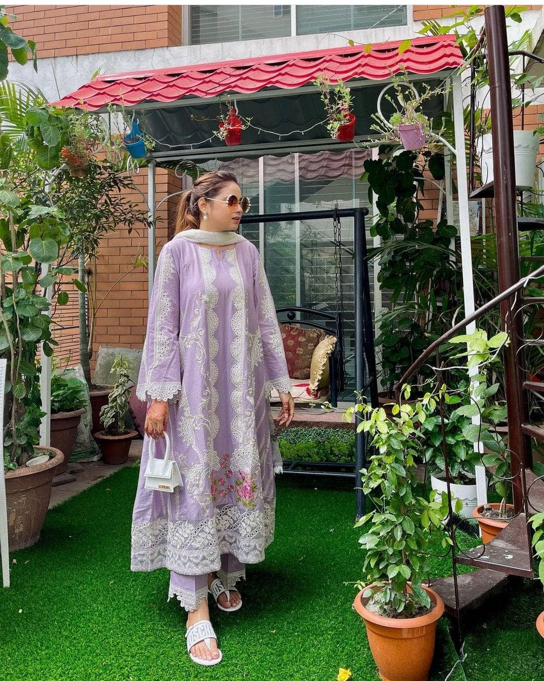 img_elaf_luxury_lawn_22_awwal_boutique