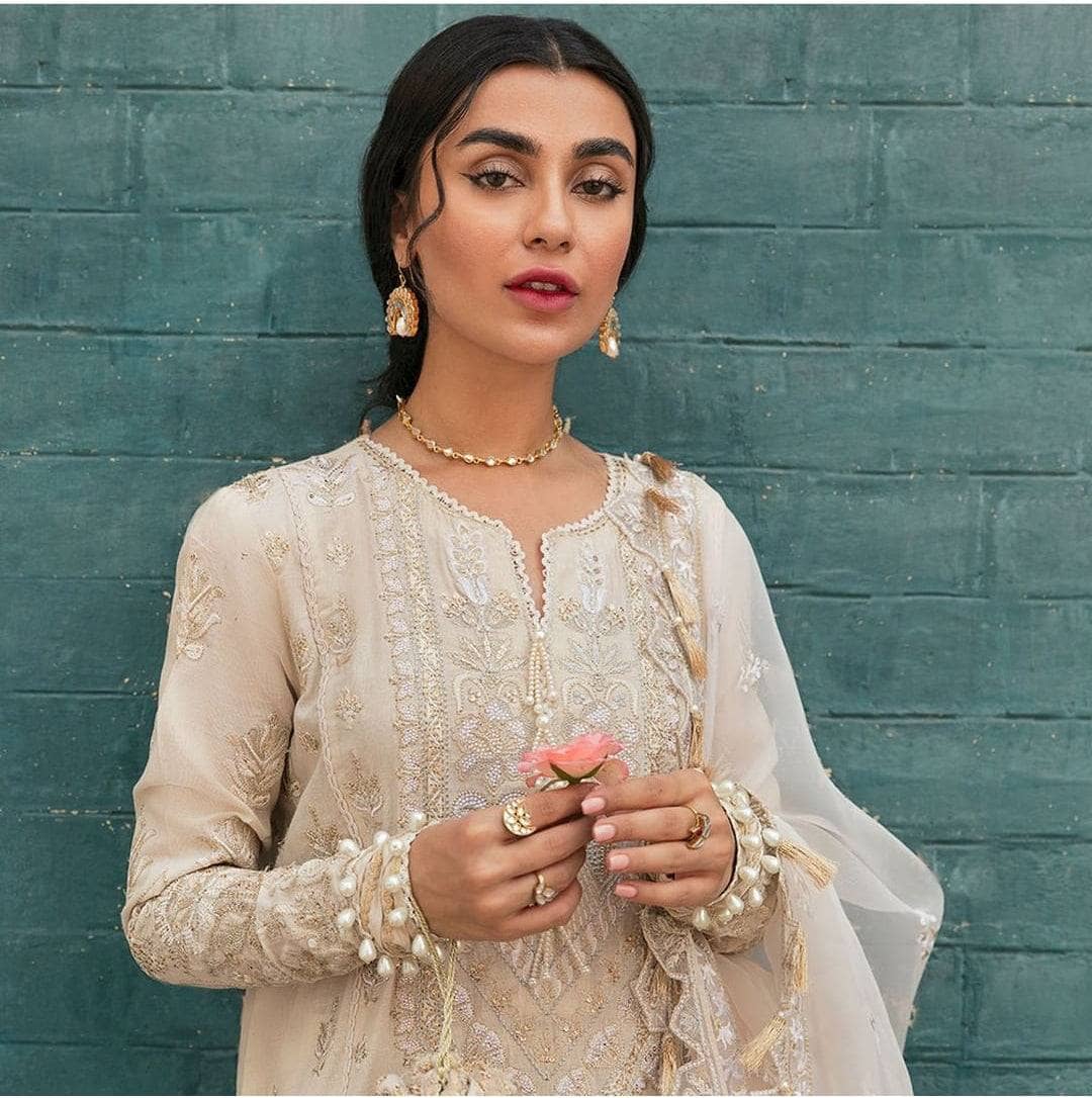 img_afrozeh_dhoop_kinarey_lawn_22_awwal_boutique