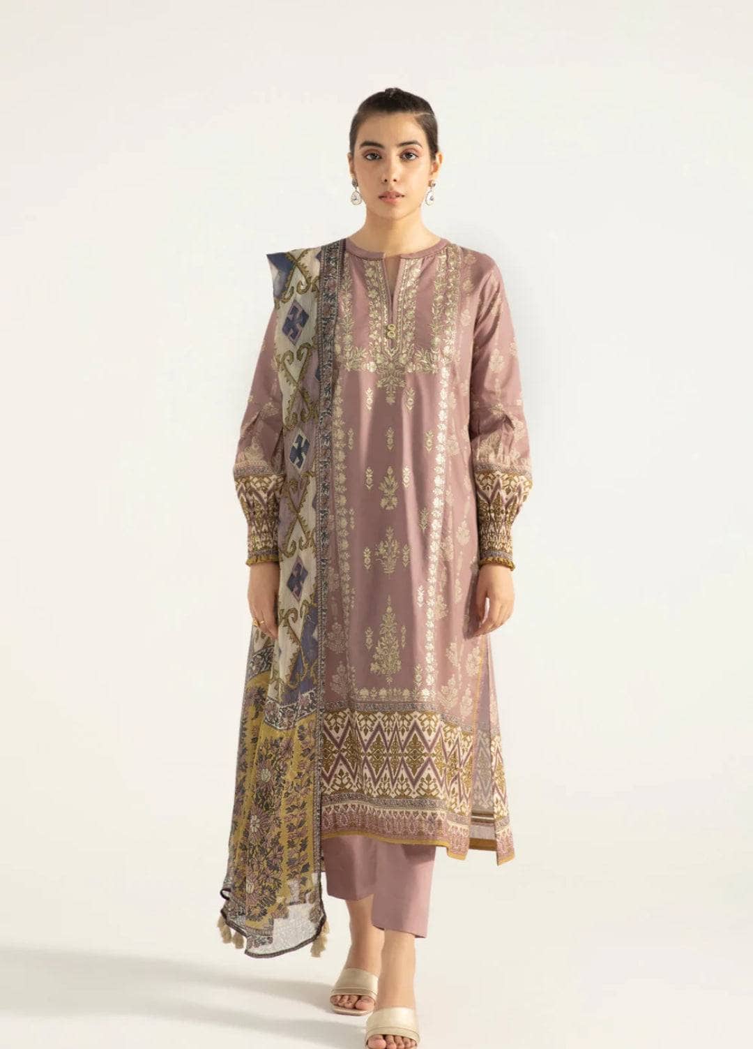 img_sapphire_intermix_2022_awwal_boutique