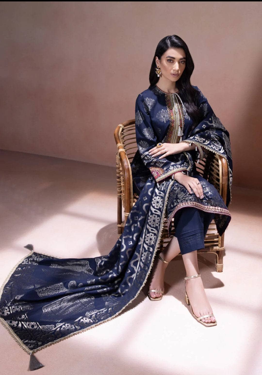 img_sapphire_intermix_2022_awwal_boutique