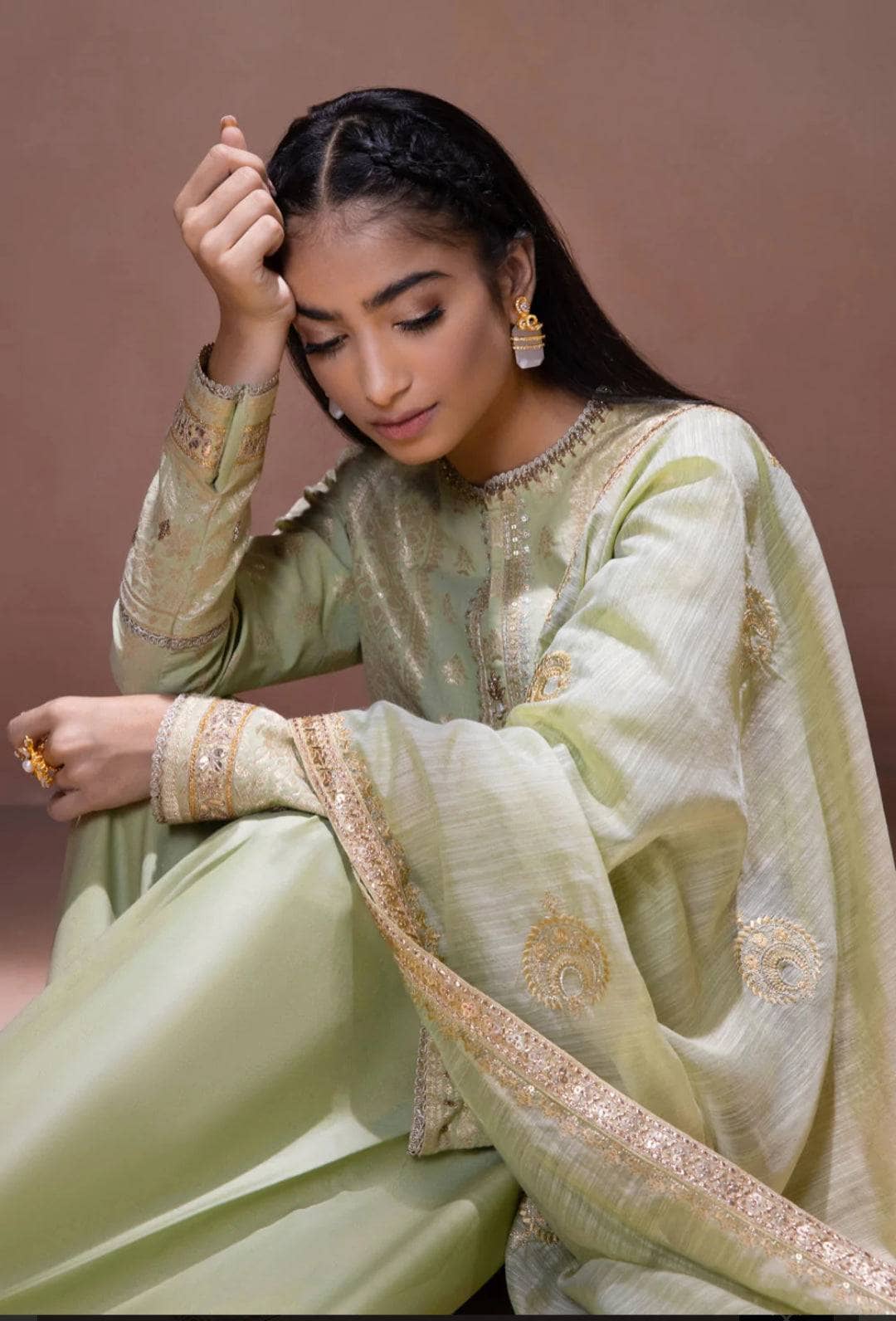 img_sapphire_intermix_2022_awwal_boutique