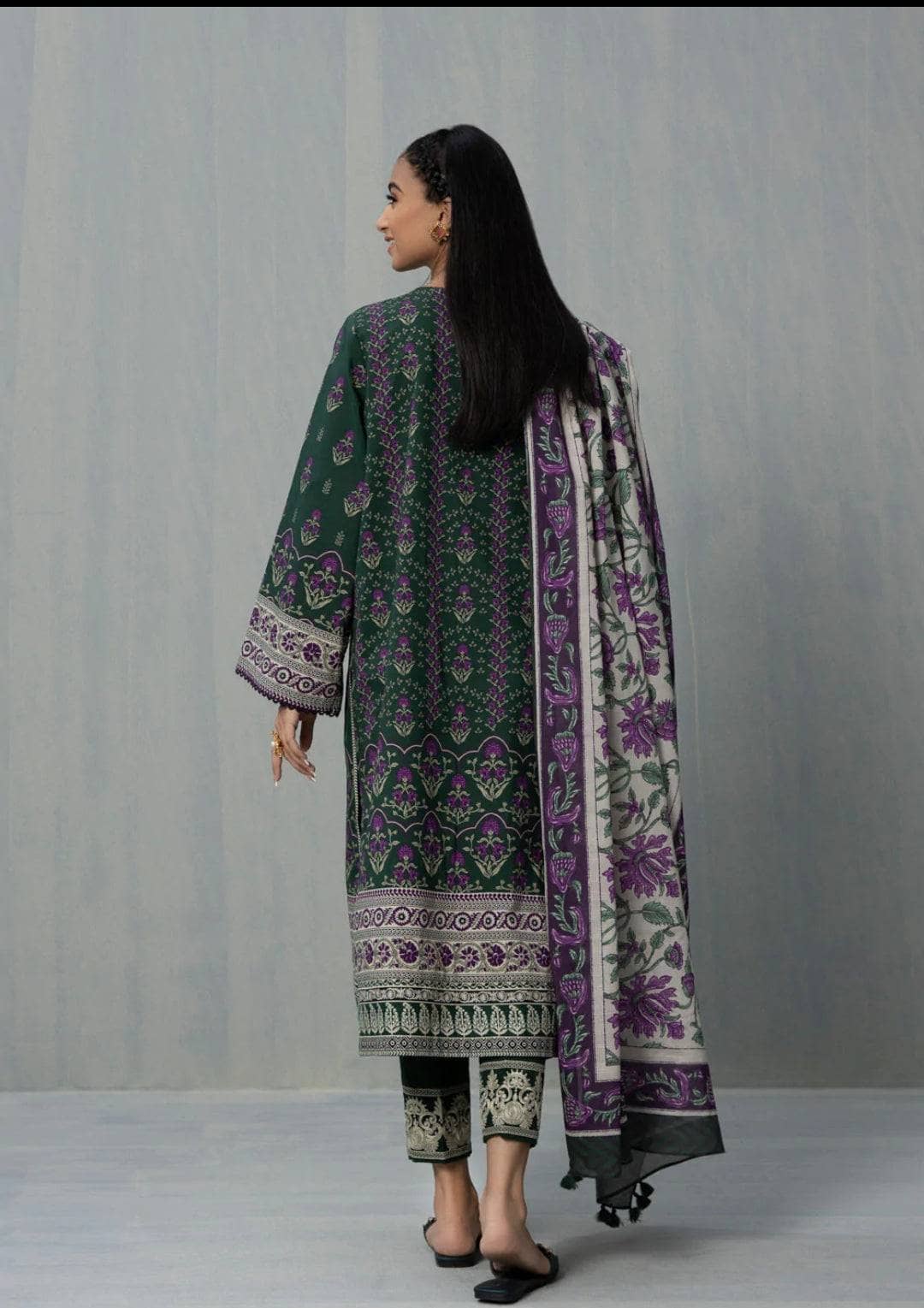 img_sapphire_intermix_2022_awwal_boutique