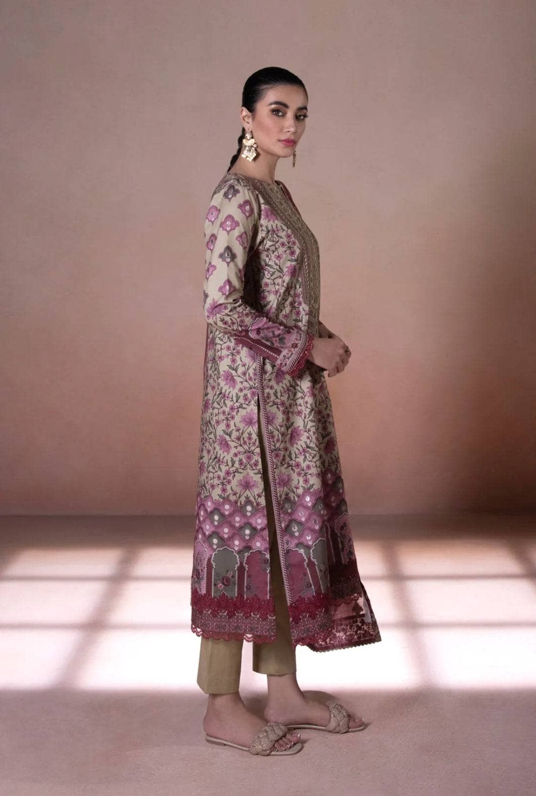 img_sapphire_intermix_2022_awwal_boutique