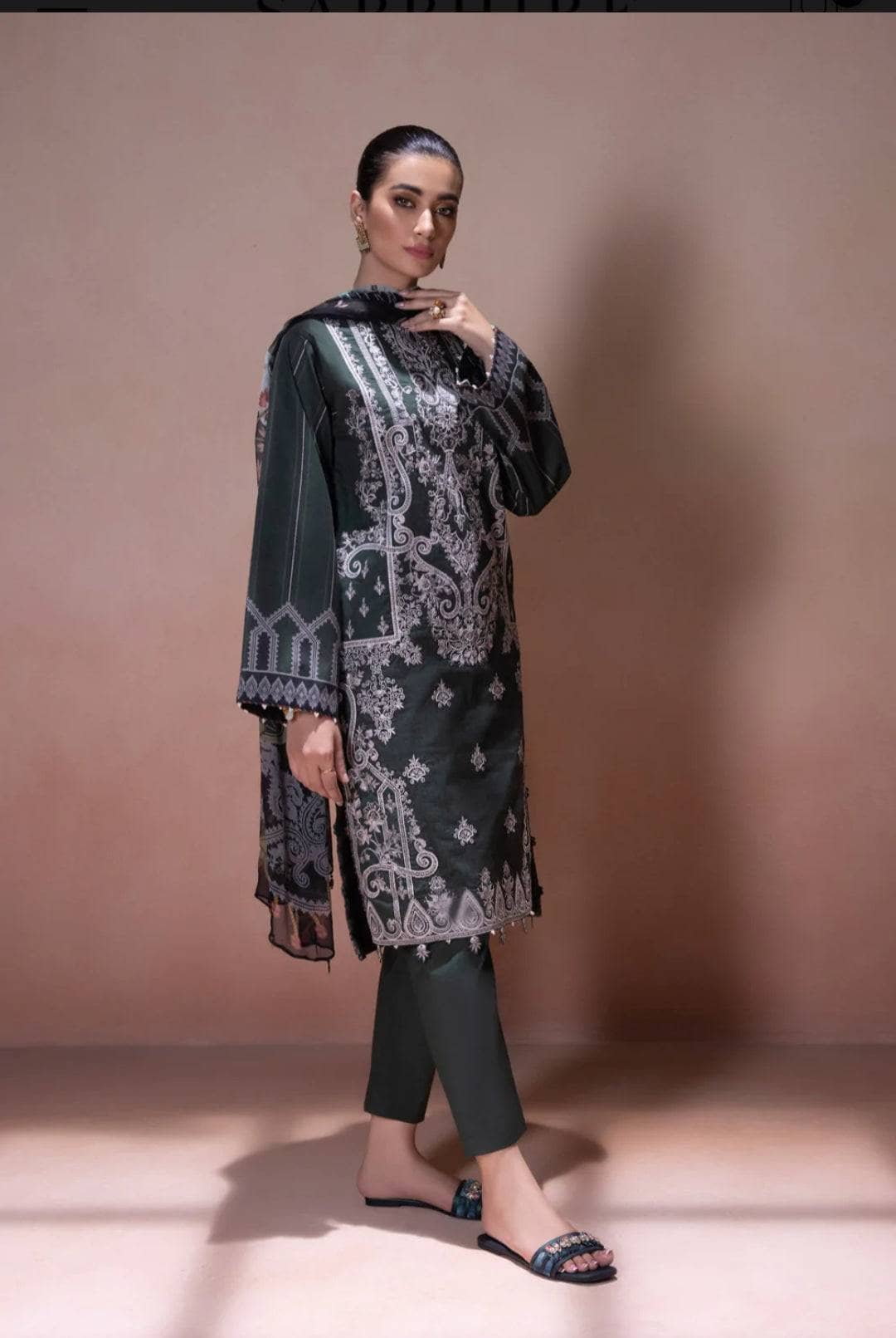 img_sapphire_intermix_2022_awwal_boutique