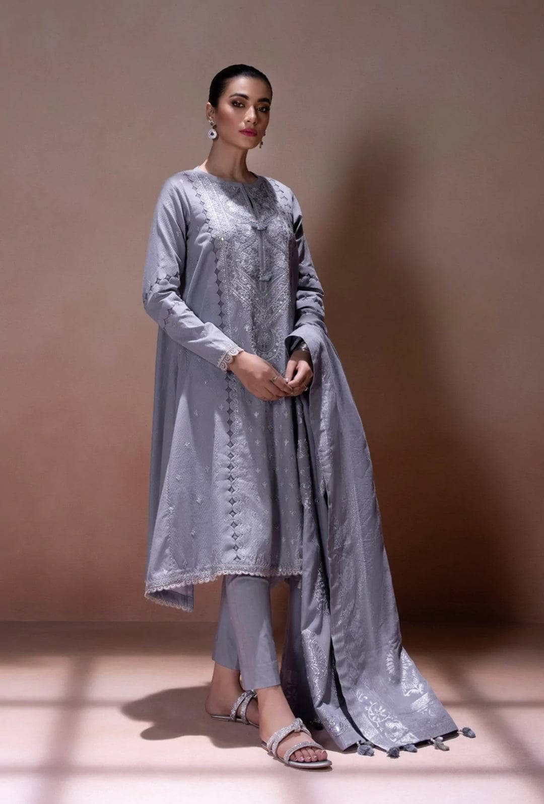 img_sapphire_intermix_2022_awwal_boutique