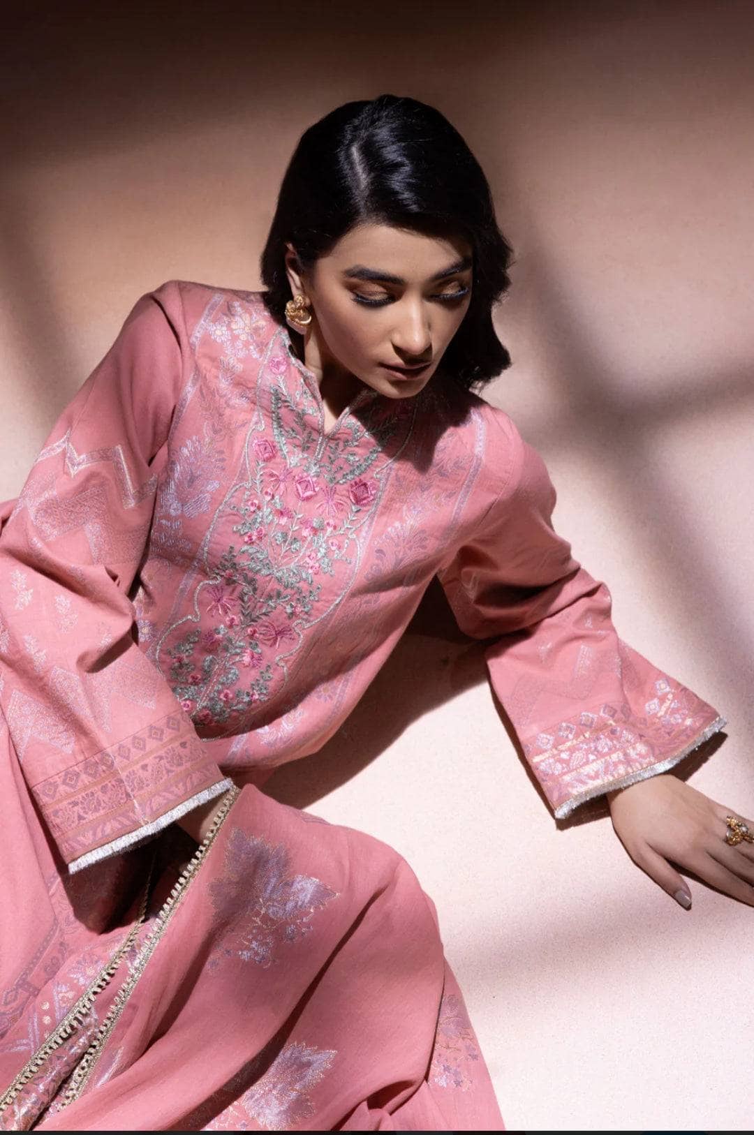 img_sapphire_intermix_2022_awwal_boutique