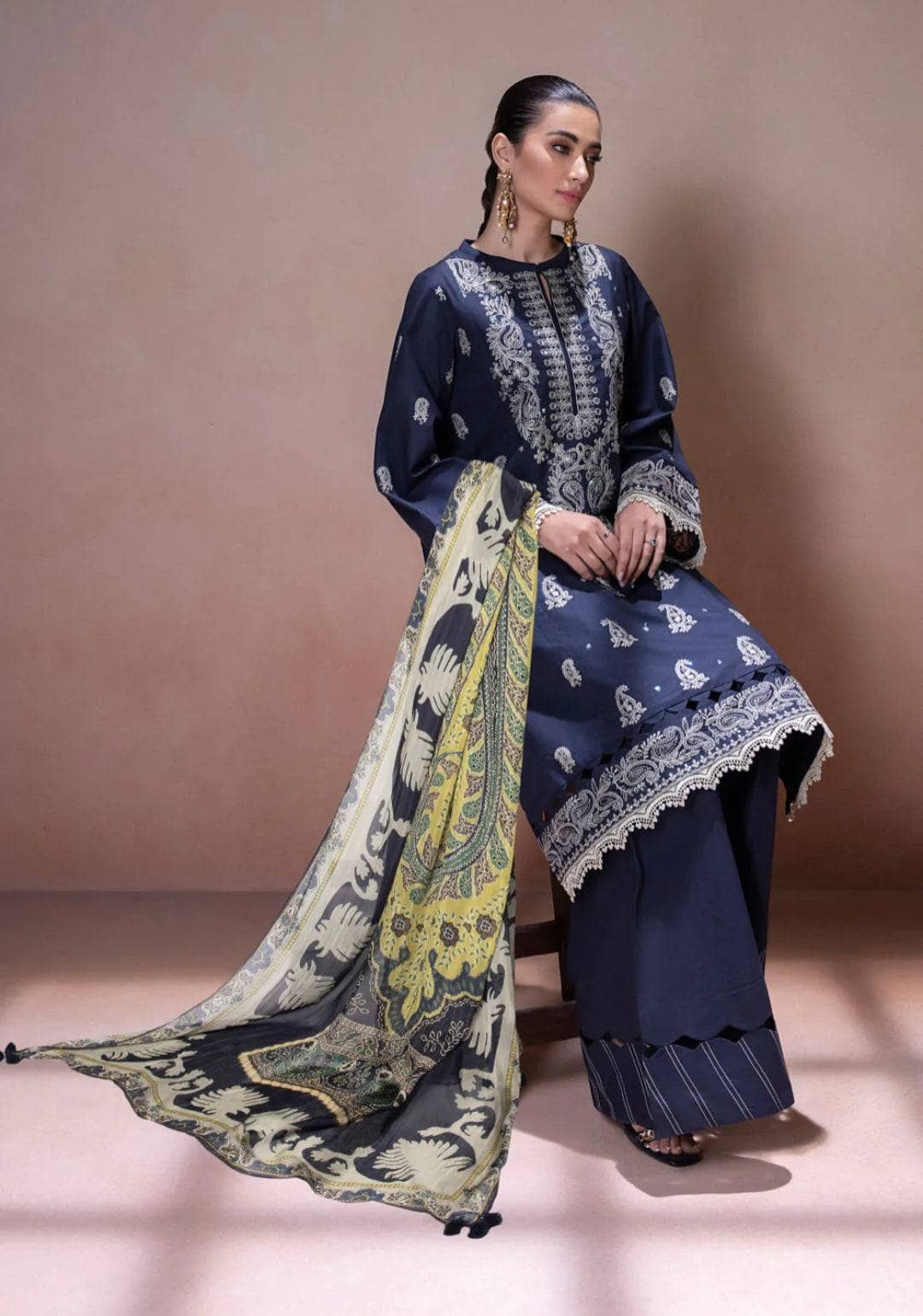 img_sapphire_intermix_2022_awwal_boutique