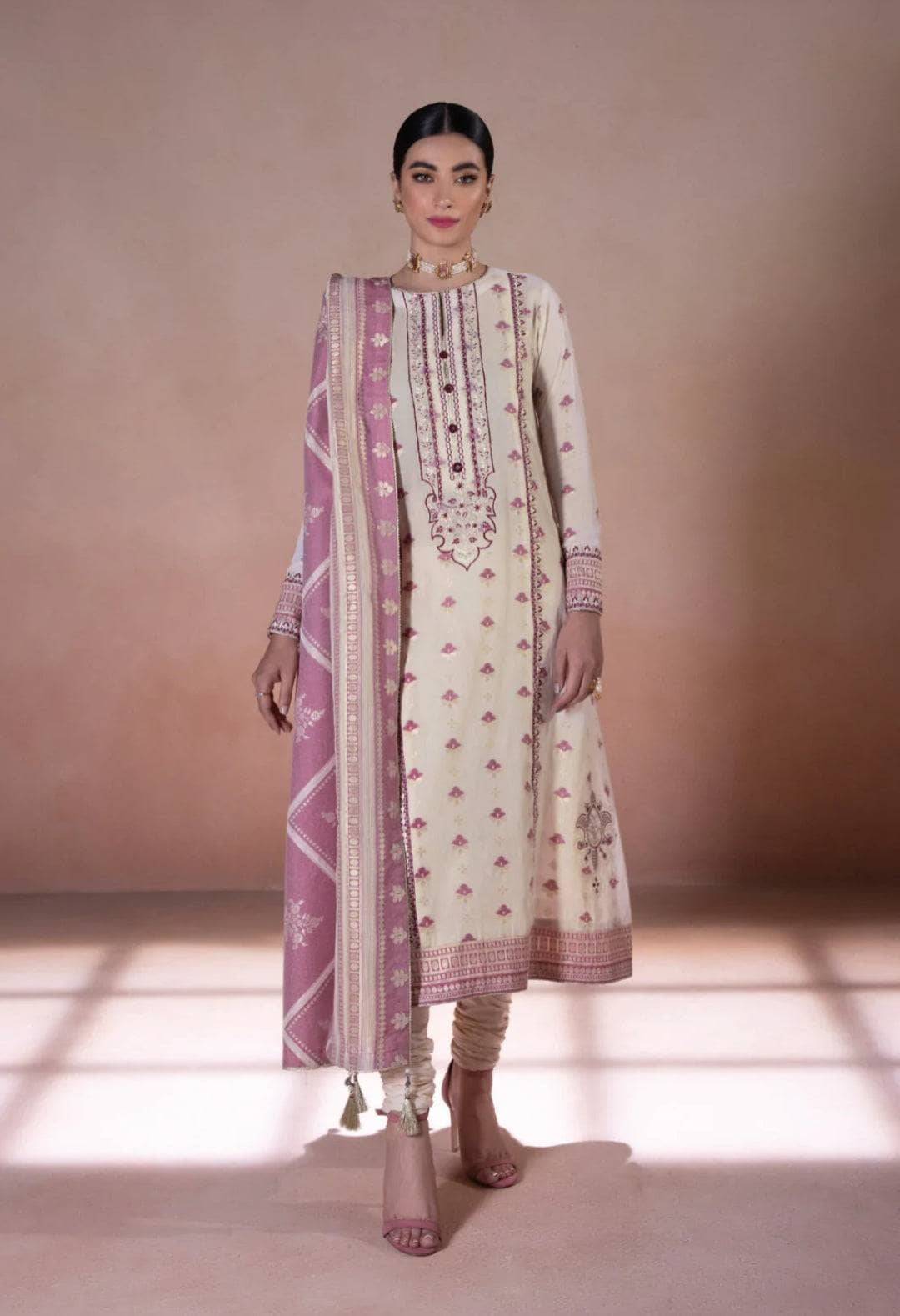 img_sapphire_intermix_2022_awwal_boutique