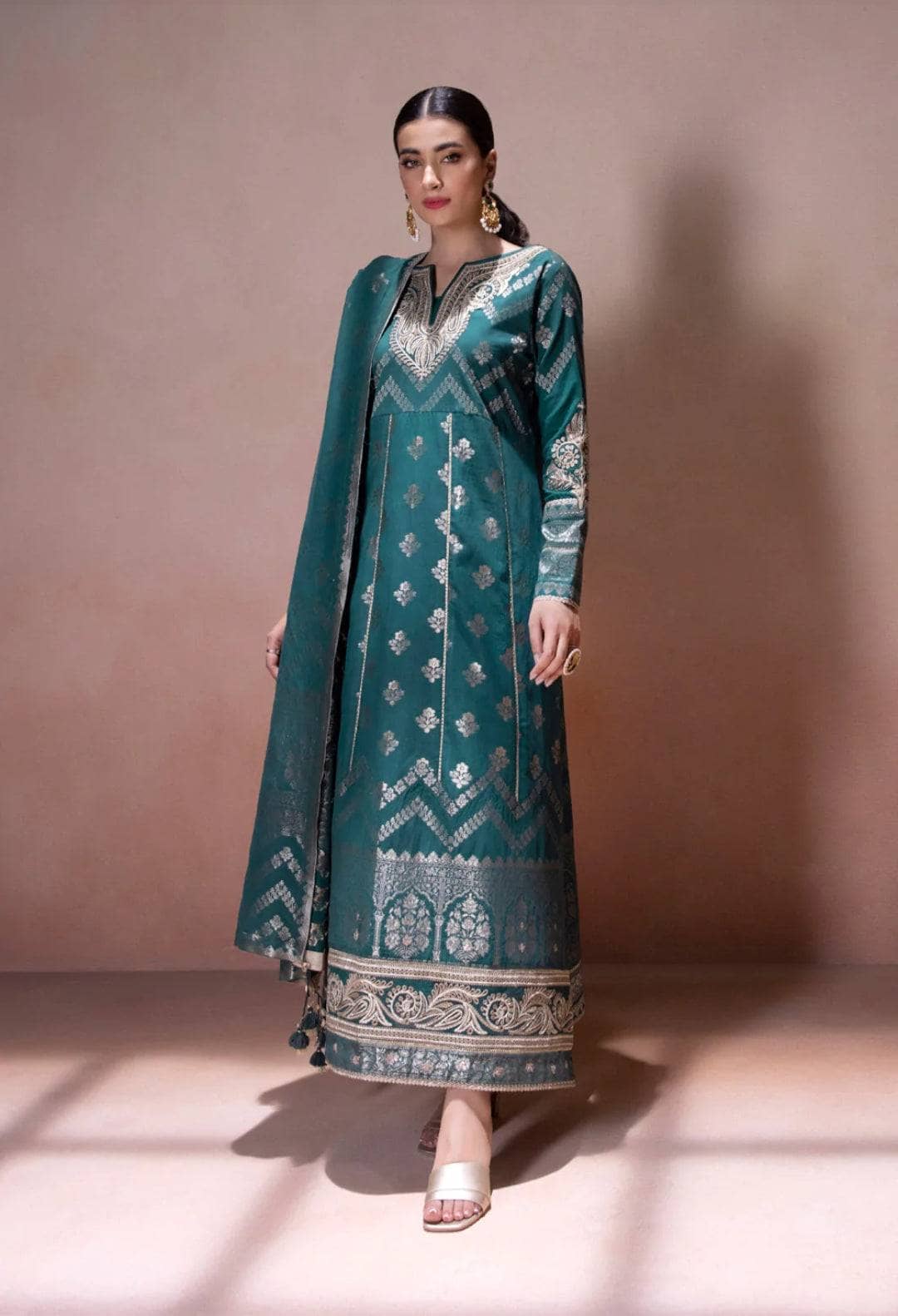 img_sapphire_intermix_2022_awwal_boutique